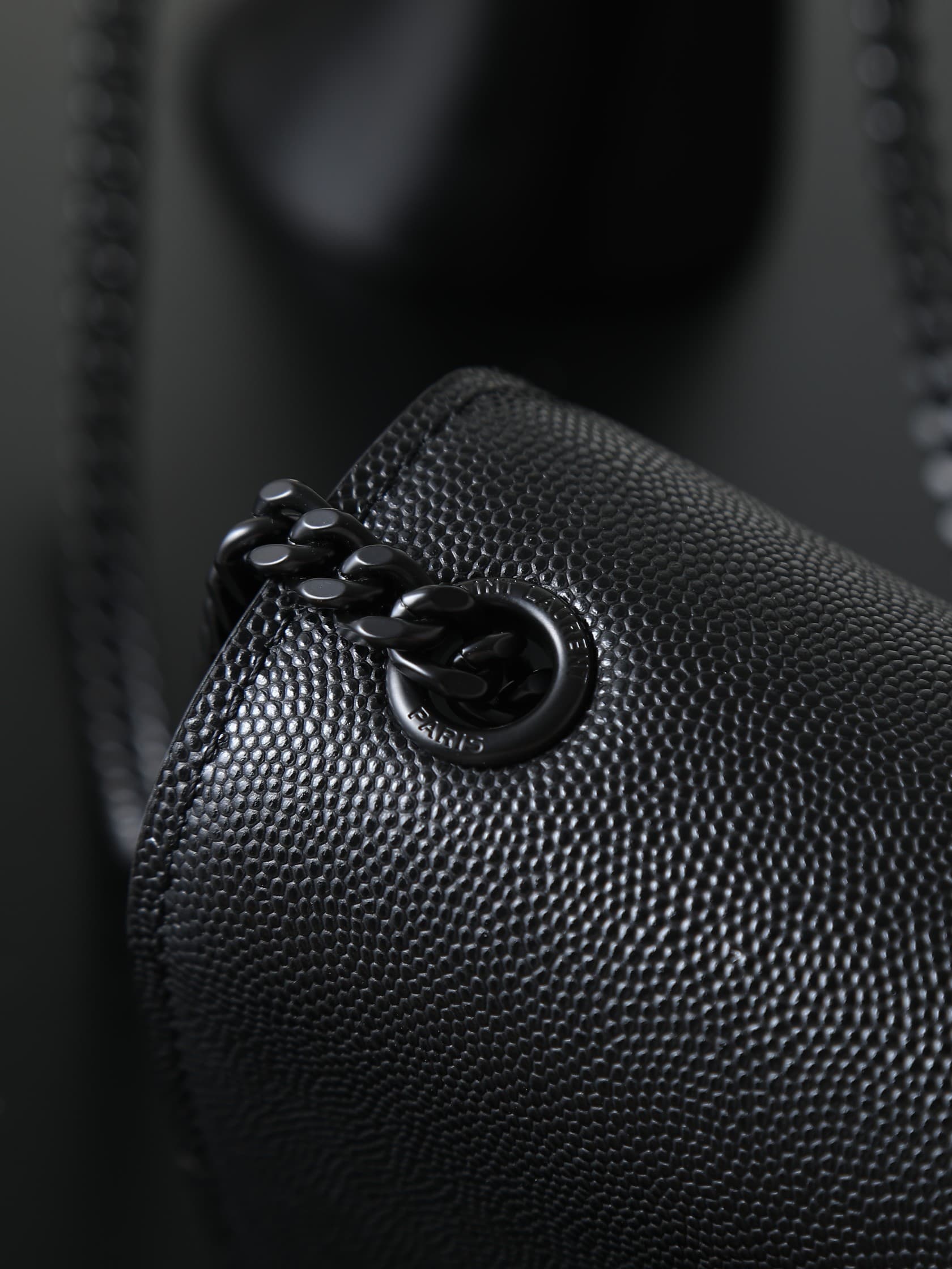C8422 Black caviar black button·20cm — image 6