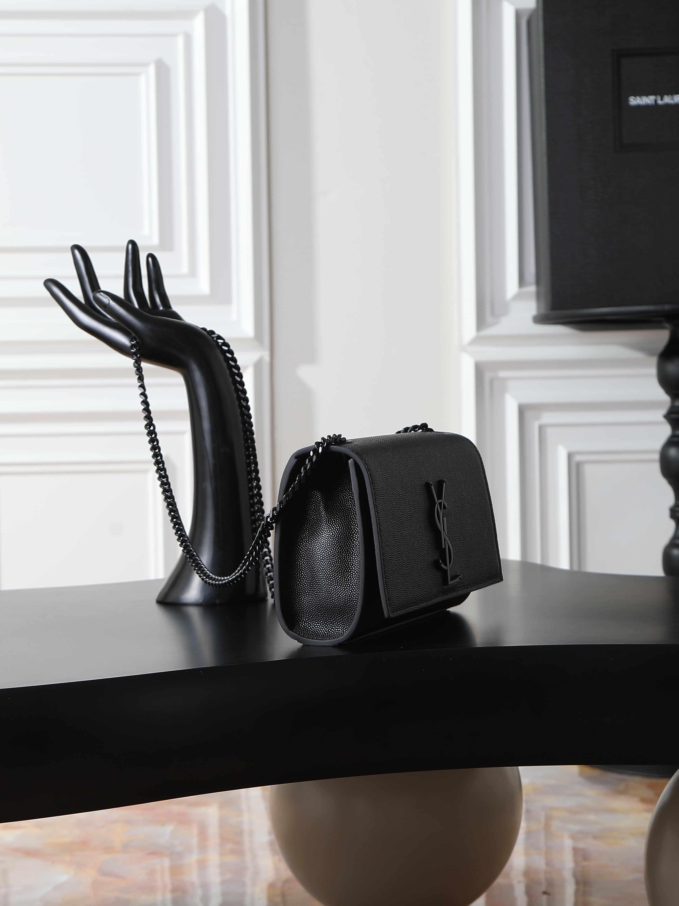 C8422 Black caviar black button·20cm — image 7