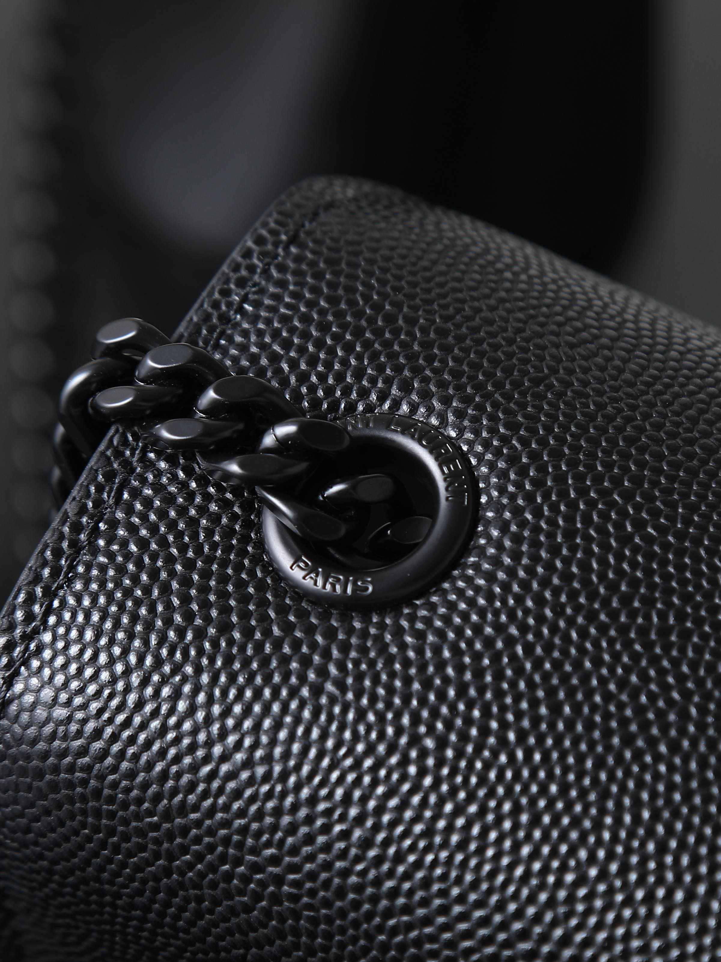C8424 Black caviar black button·24cm — image 5