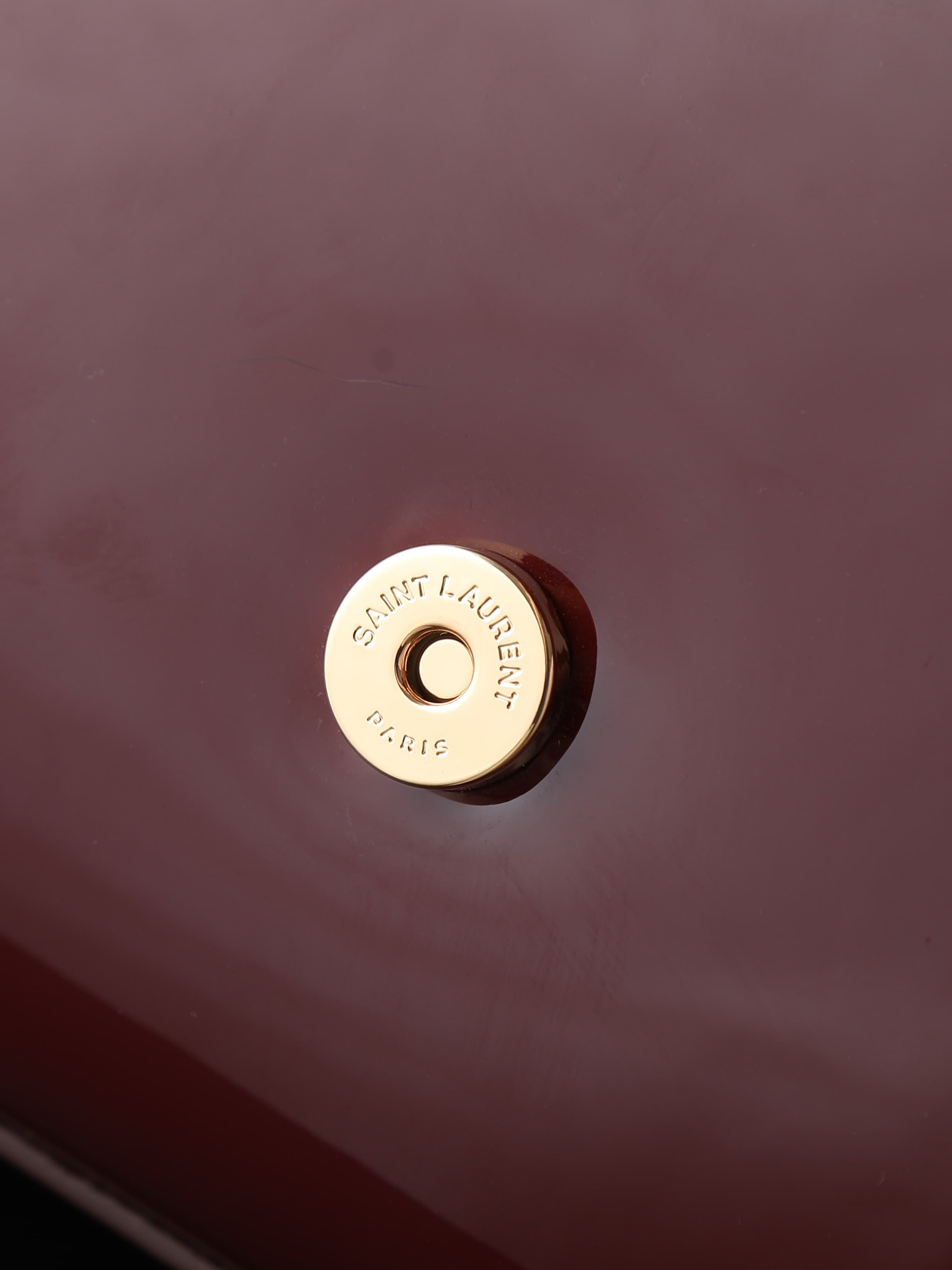 C8407 Juzhong lacquer skin with golden buttons · 24cm — image 3