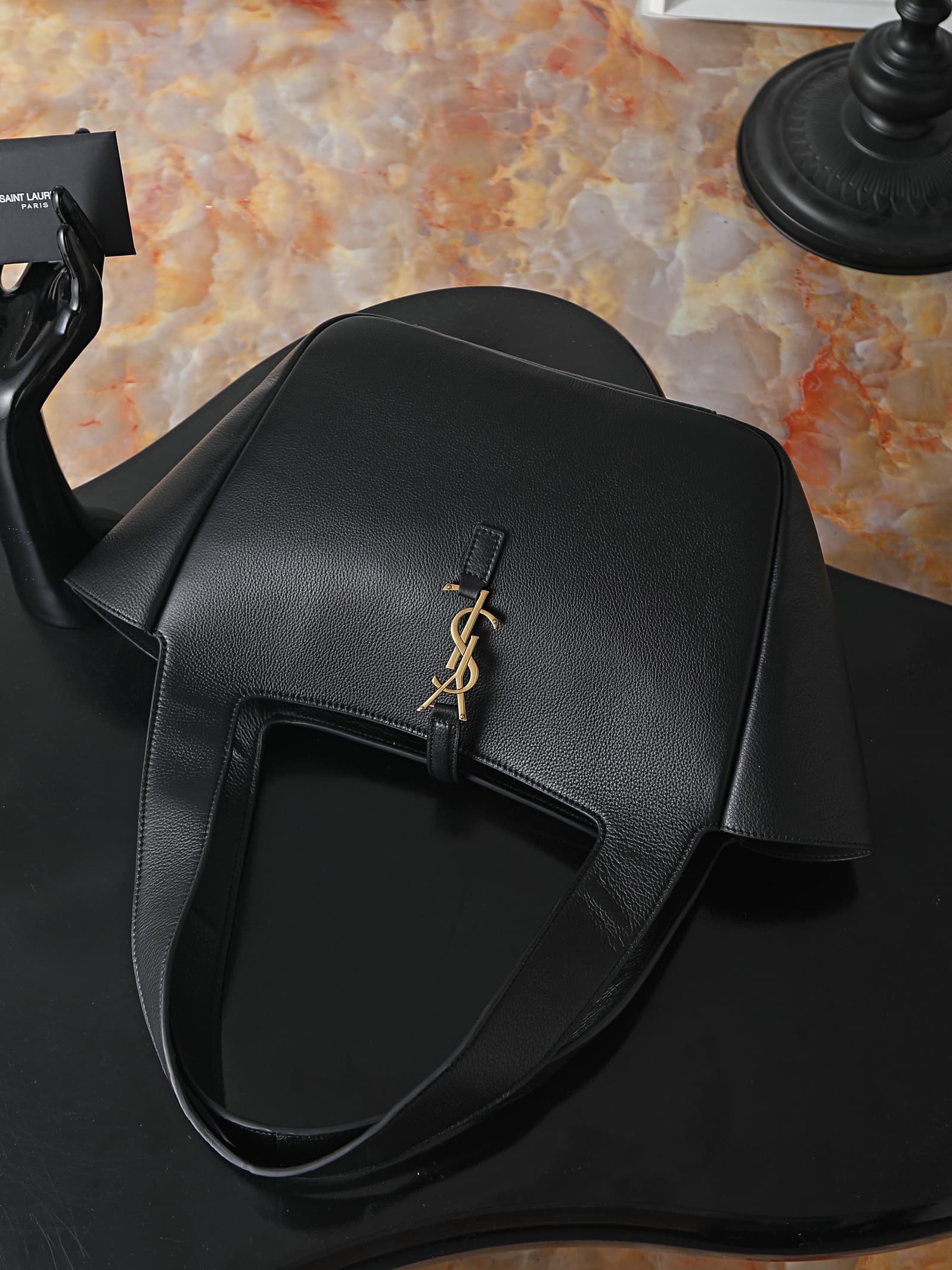 C8504 Medium size, black with gold buttons· — image 7