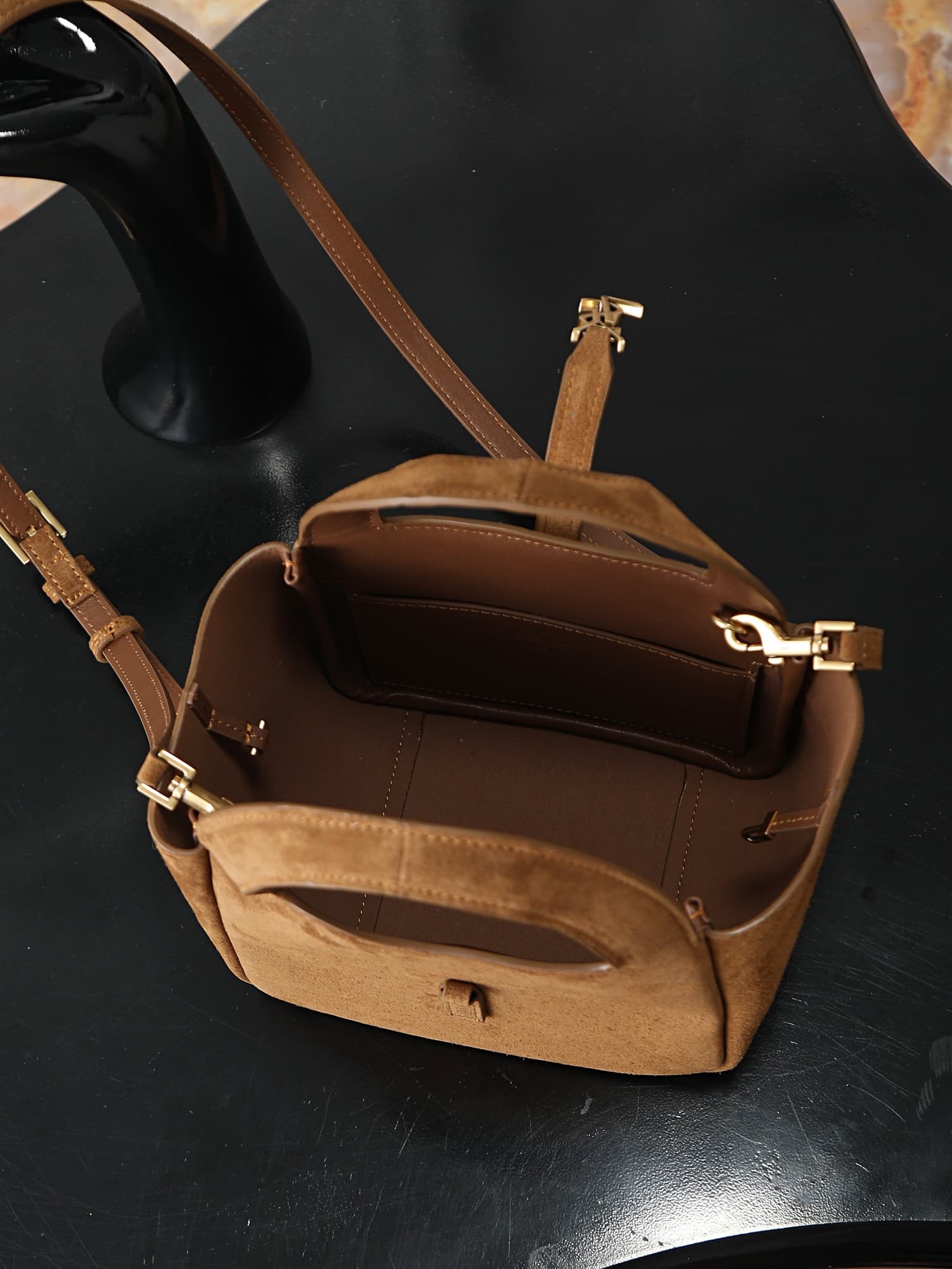 C8497 Small size, frosted suede, gold buttons. — image 2