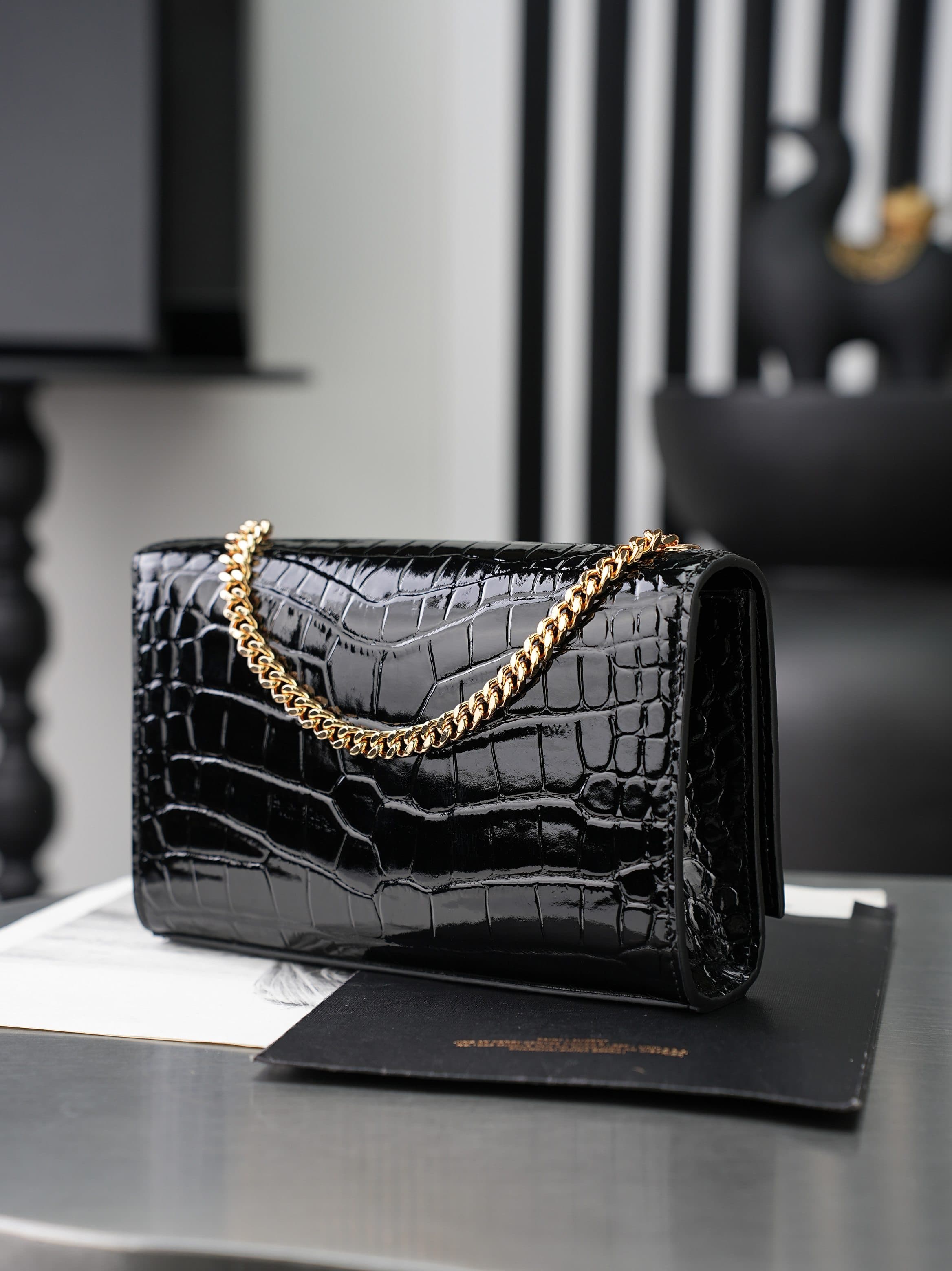 C8470 New Crocodile Pattern Black Gold Buckle · 20cm — image 2