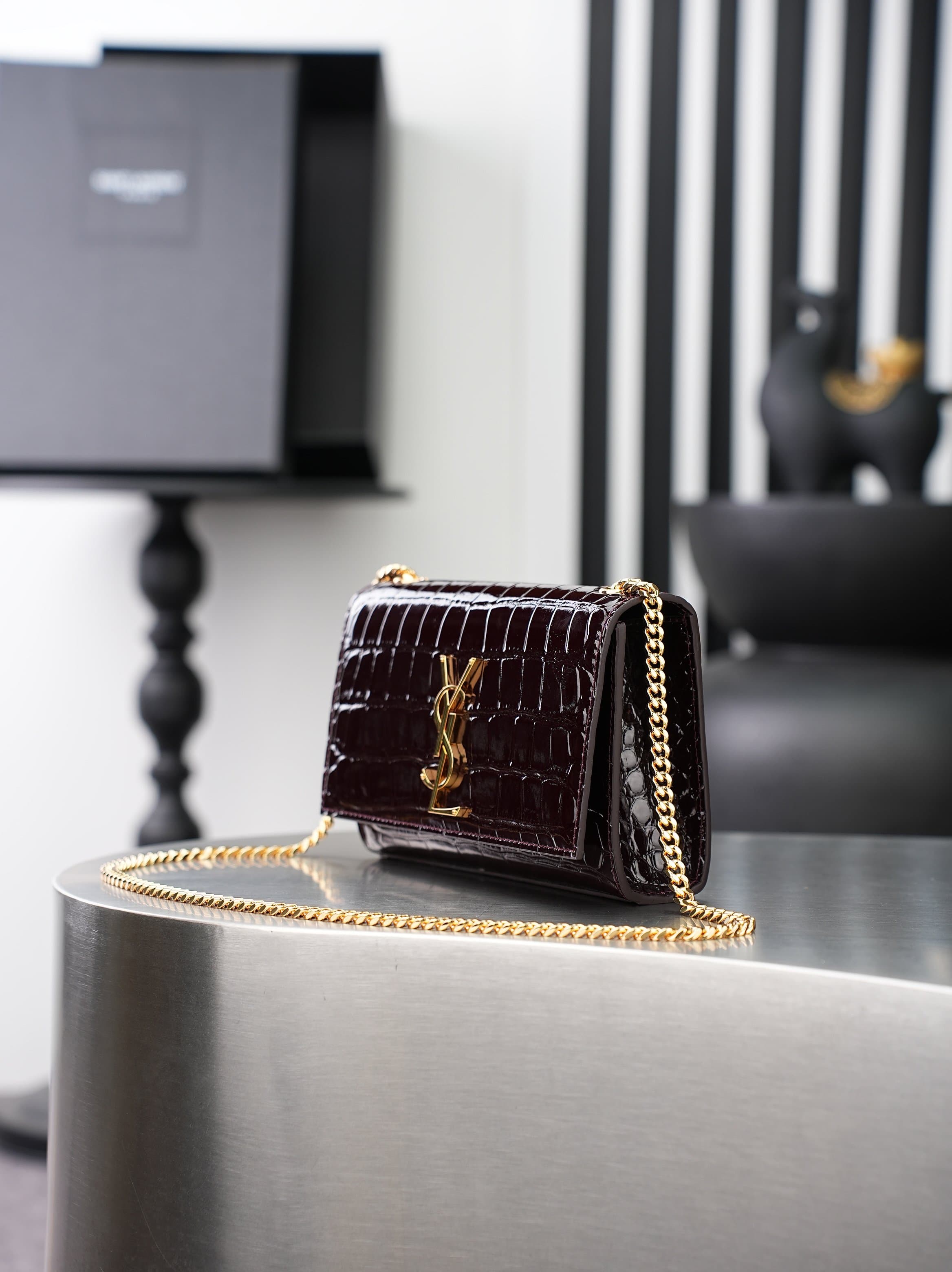 C8467 New crocodile-patterned wine-red gold buckles·20cm — image 4