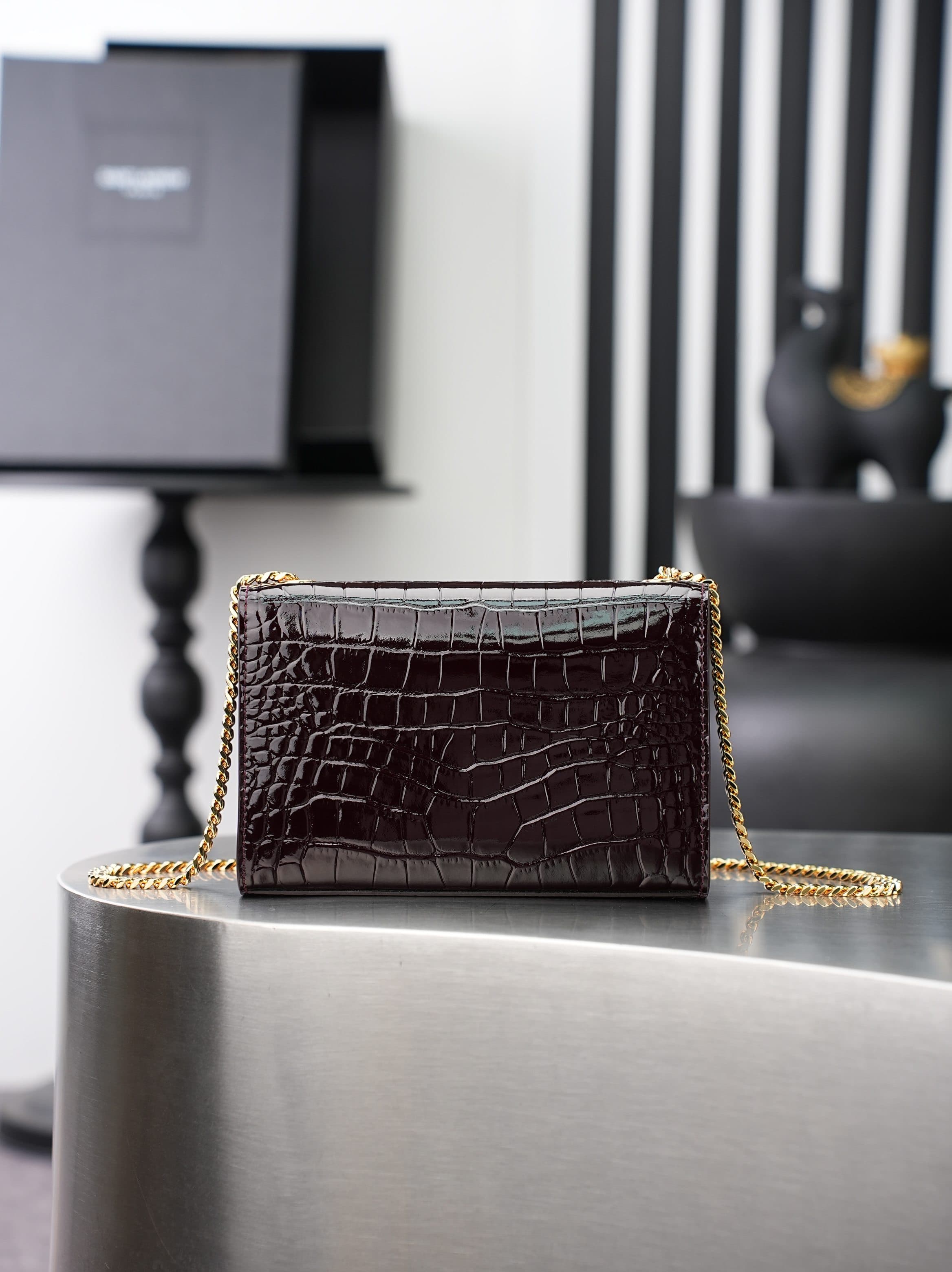 C8467 New crocodile-patterned wine-red gold buckles·20cm — image 3