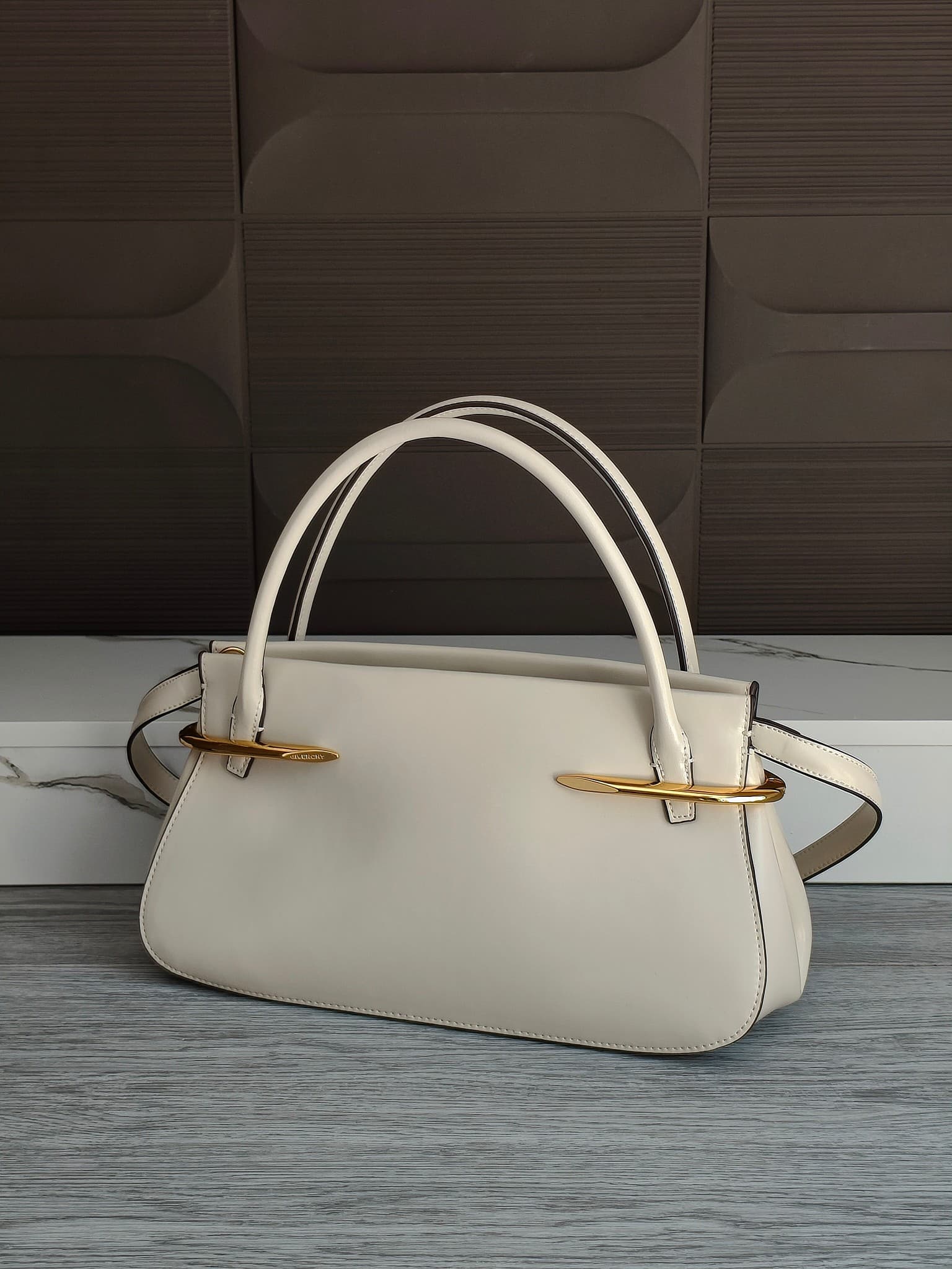 C3156 New GIVENCHY model | Jessica Zheng Xiuyan’s same Pinch bag — image 3