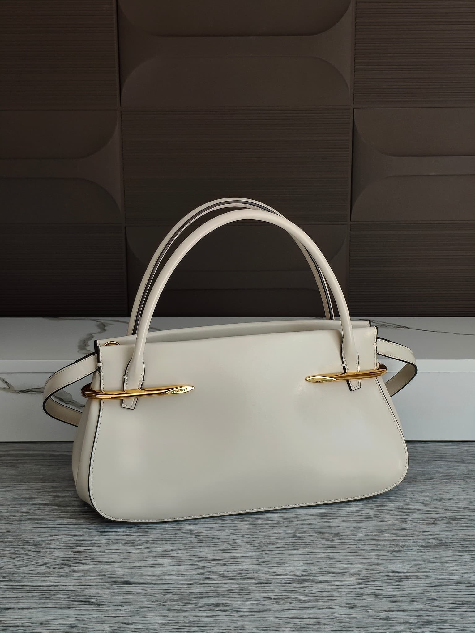 C3156 New GIVENCHY model | Jessica Zheng Xiuyan’s same Pinch bag — image 2