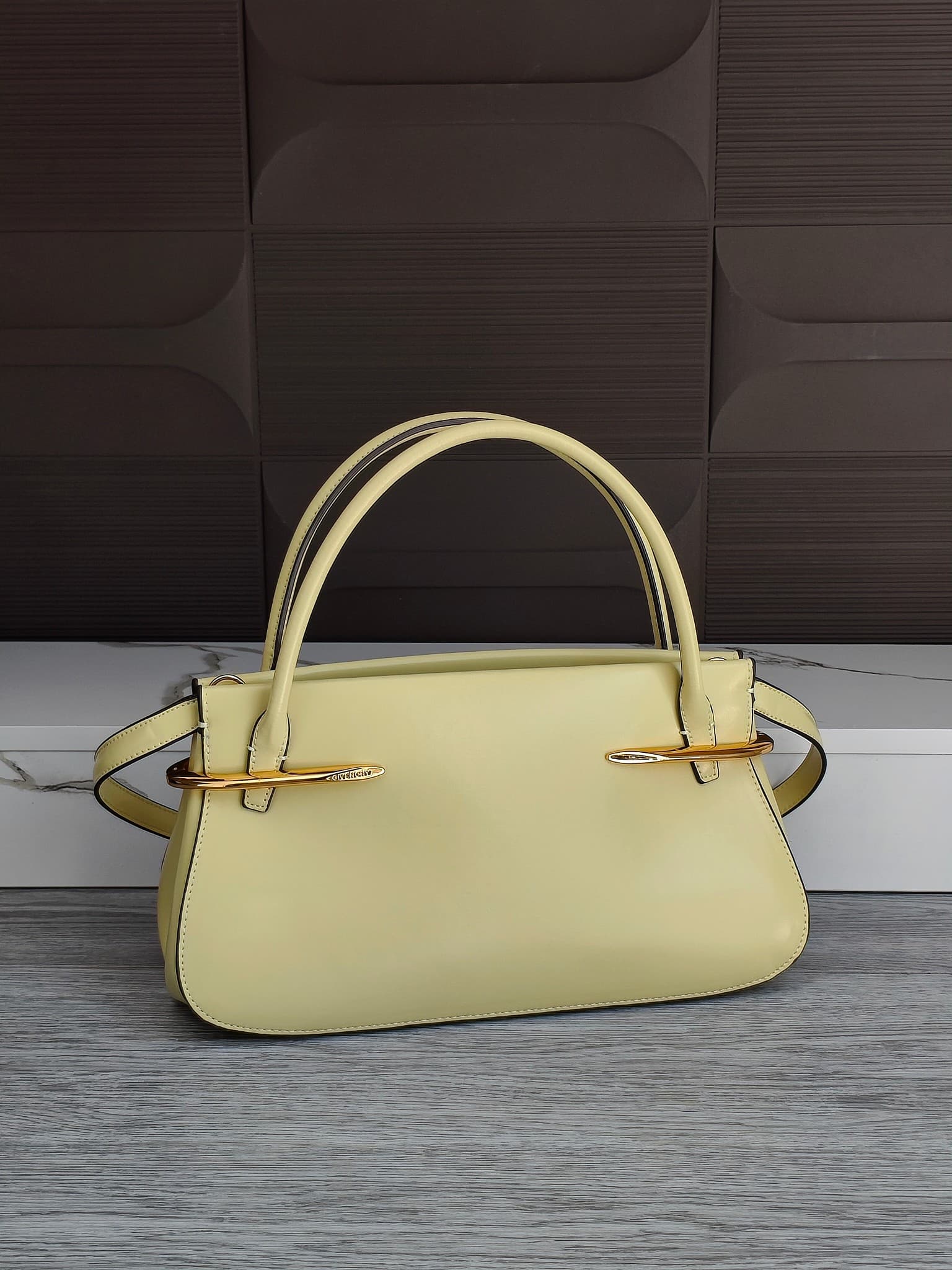 C3158 New GIVENCHY｜Jessica Zheng Xiuyan’s Pinch bag — image 2