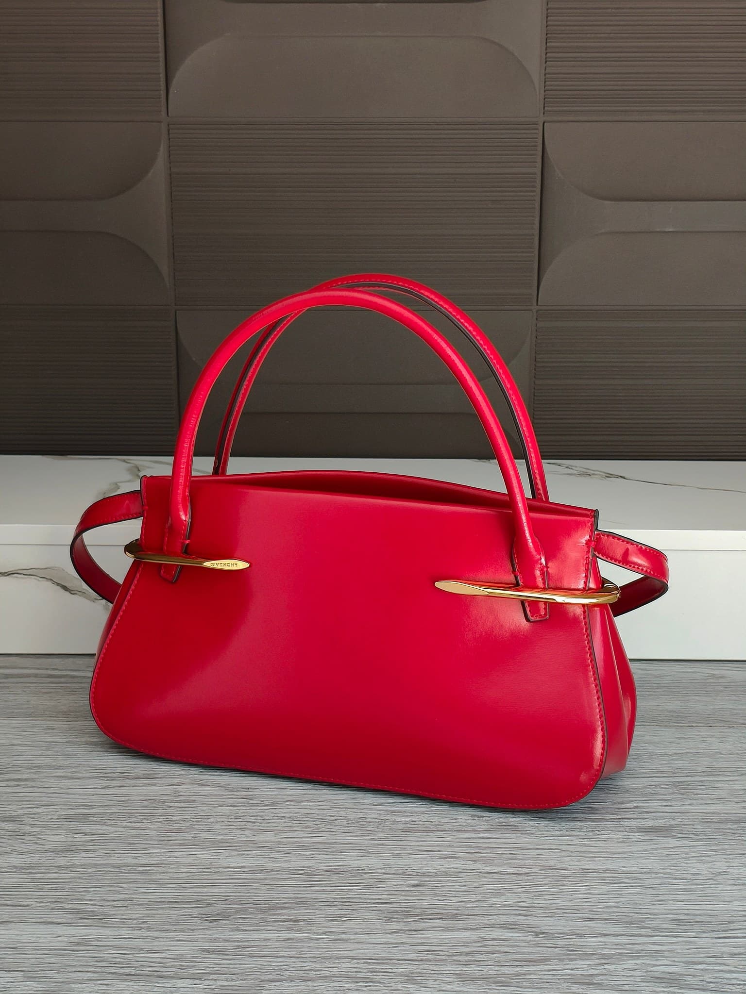 C3157 New GIVENCHY｜Jessica Zheng Xiuyan’s Pinch Bag — image 2