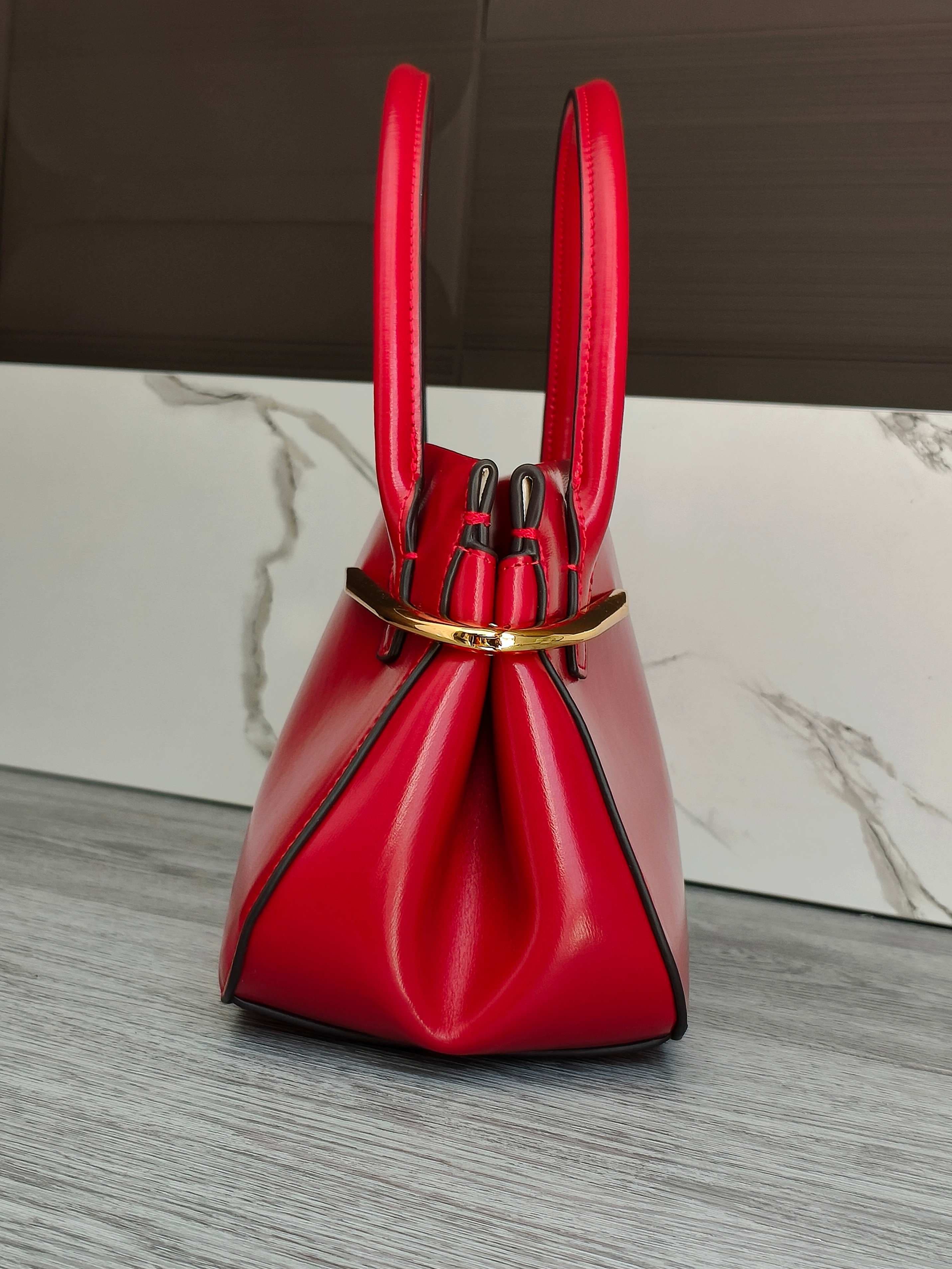 C3157 New GIVENCHY｜Jessica Zheng Xiuyan’s Pinch Bag — image 5