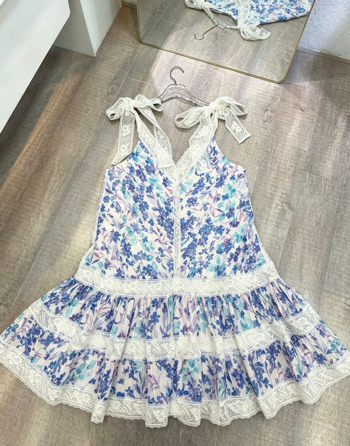 C18252 Zimmermann Summer New Arrival Light Blue Dress with Floral Patterns, Deep V Lace, Sweet Backless Dress Smlxl — image 5