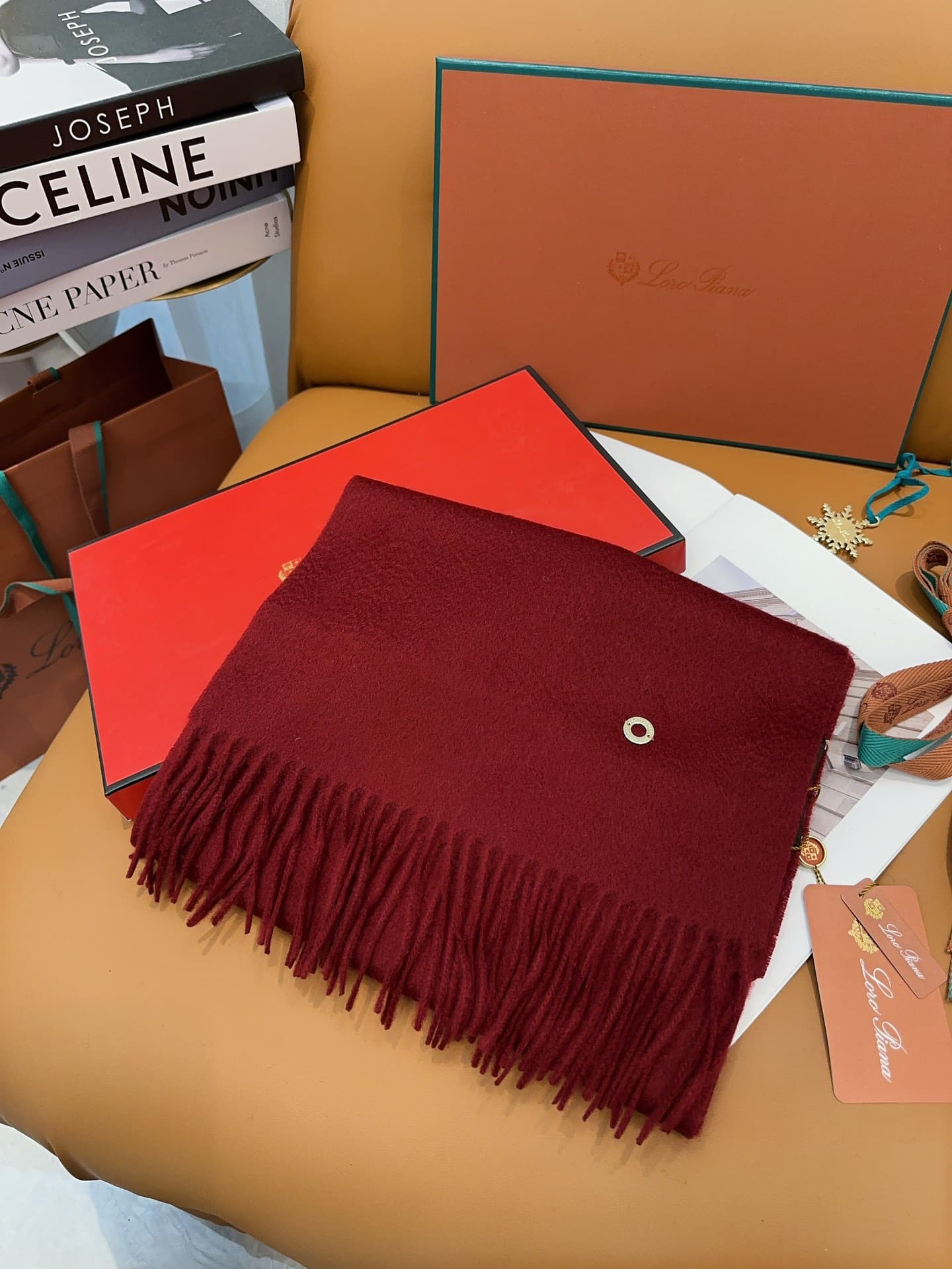 C30670 Loro Piana’s classic “Wavy” solid-colored cashmere scarf ❗ — image 3