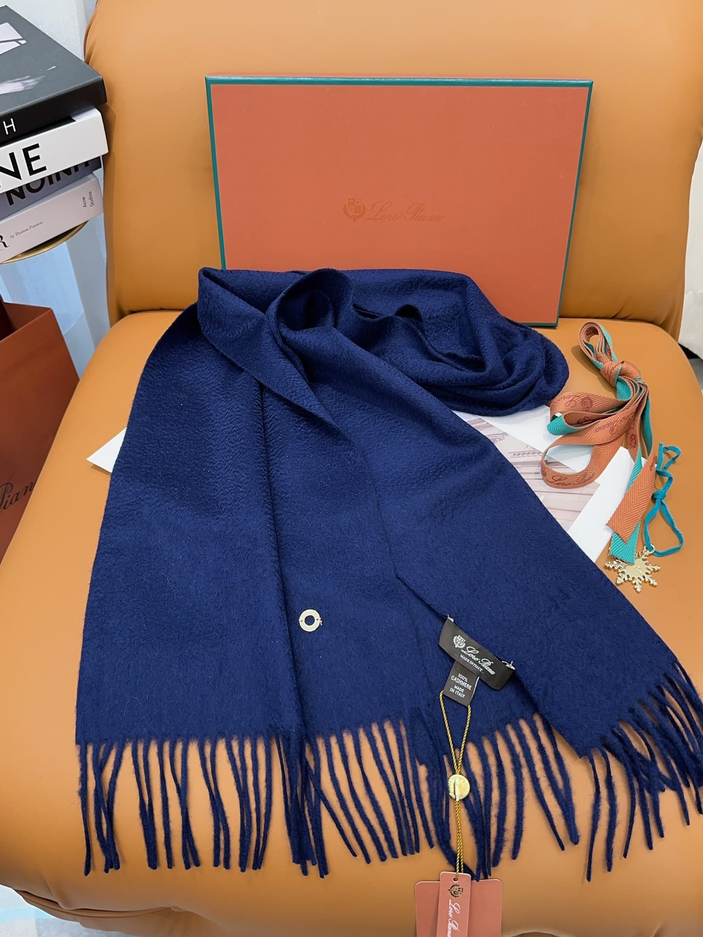 C30669 Loro Piana’s classic “wave pattern” neutral cashmere scarf❗ — image 7