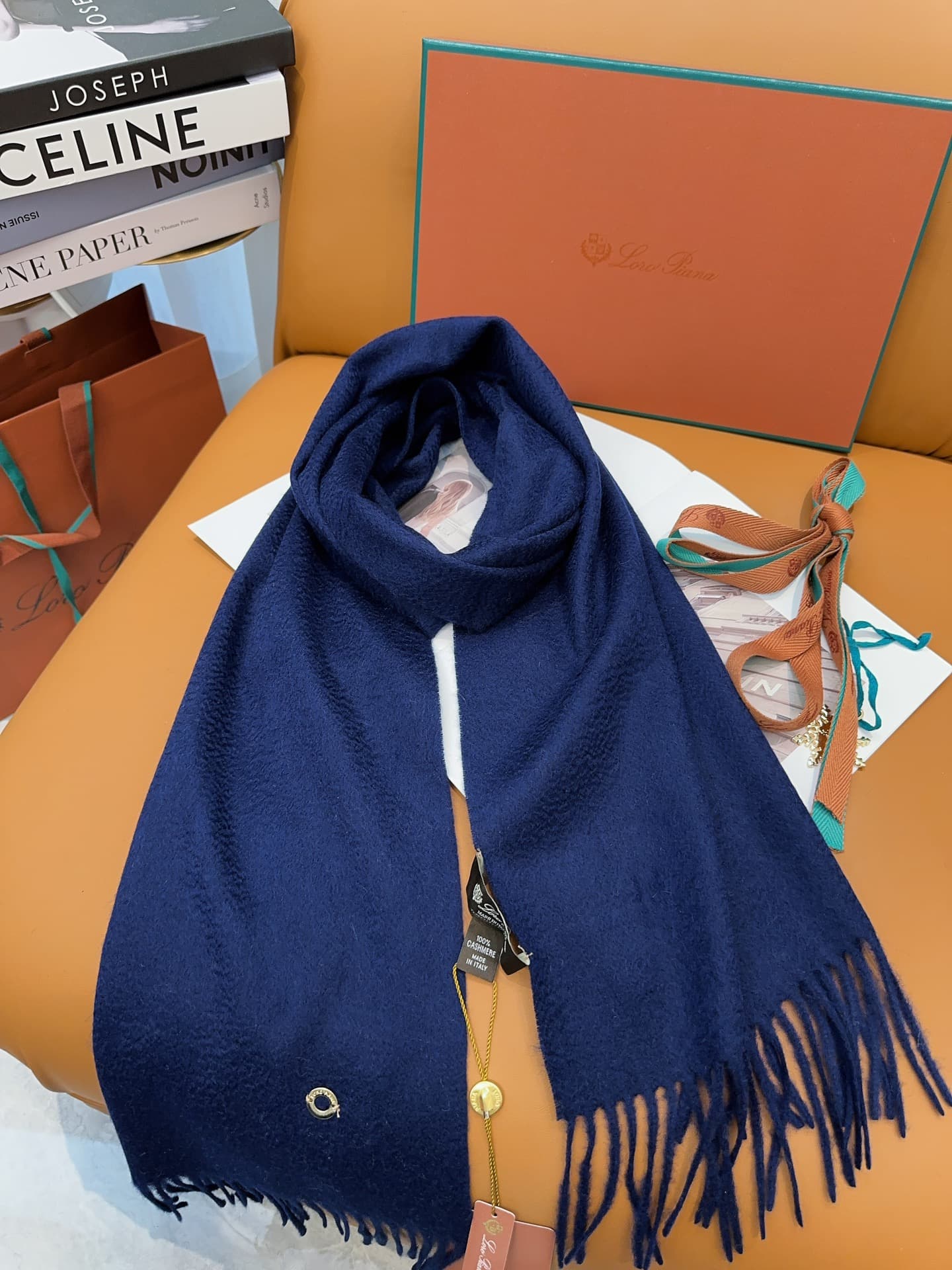 C30669 Loro Piana’s classic “wave pattern” neutral cashmere scarf❗ — image 5