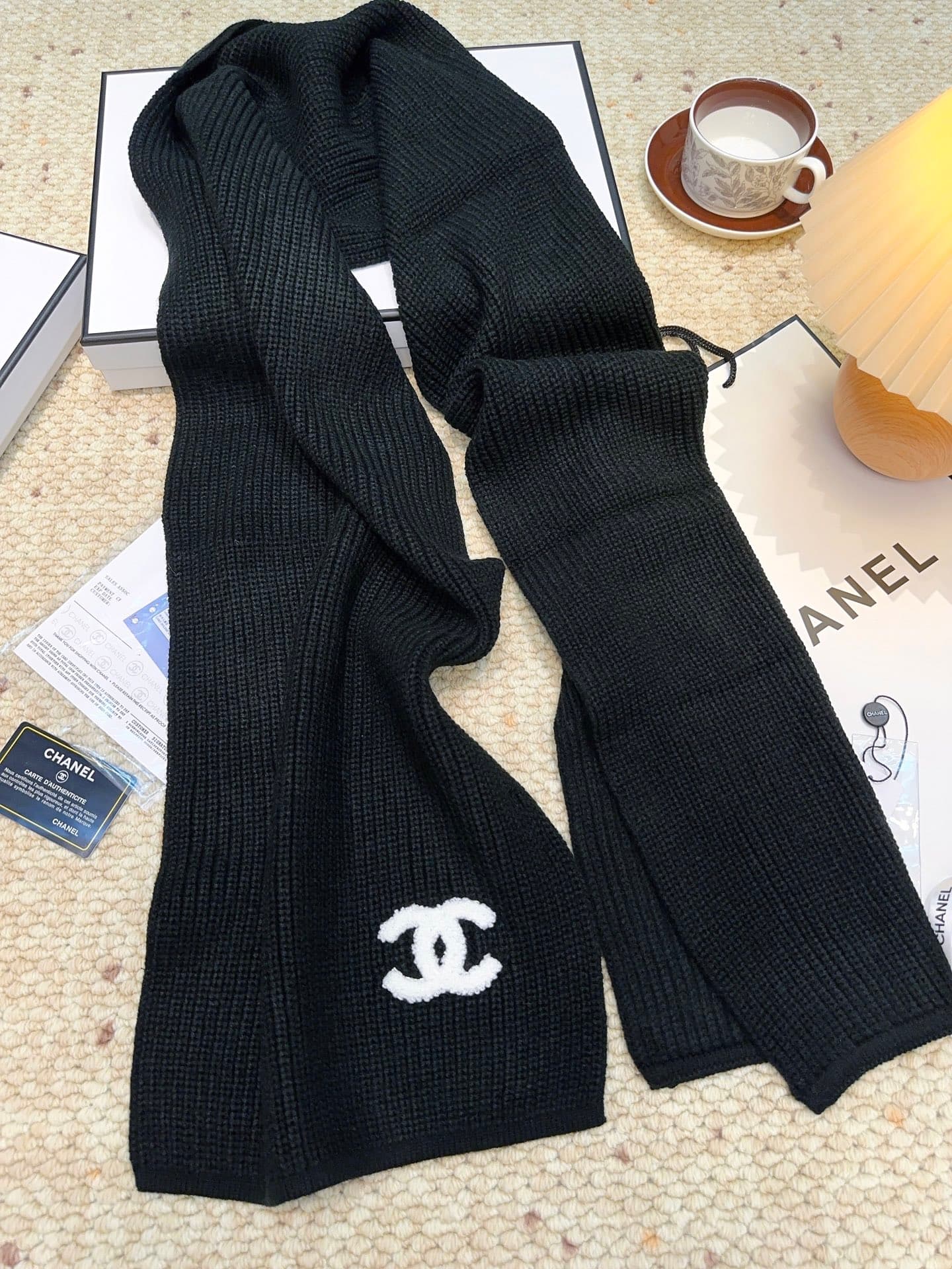 C30681 CHANEL【New Arrival】The latest knitting collection from Chanel store! This is a truly rare style—it is also the first scarf in Chanel’s line to be made using solid knit techniques. It will definitely become the top item in Chanel’s autumn and winter — image 7