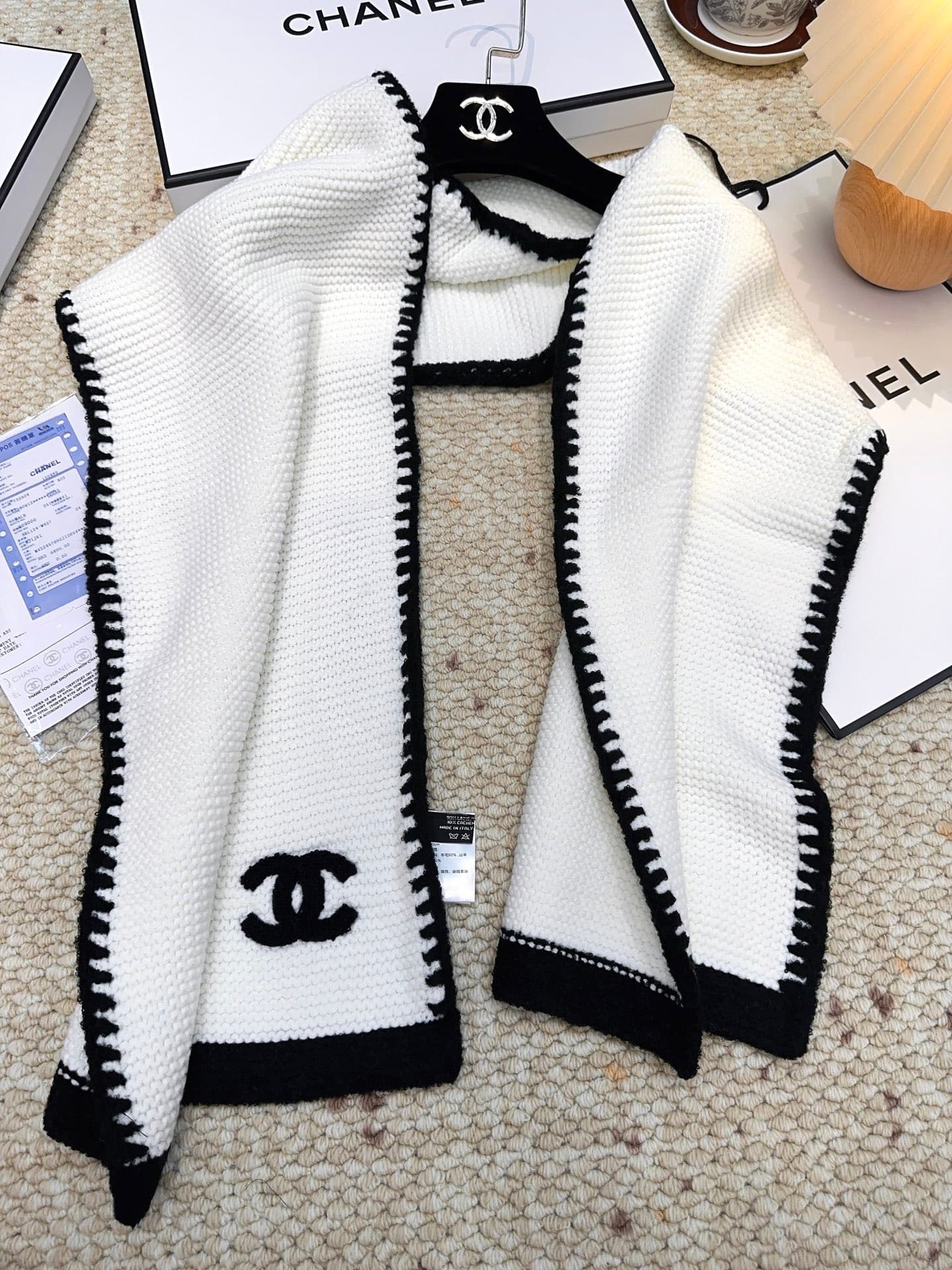 C30672 Chanel store’s new model 【Coco Chanel】💖💖 It’s absolutely stunning! A top-quality product from the highest level of Chanel‼️ The new model is available at the store. Imported cashmere knit scarves and shawls with decorative patterns❗ They’re extreme — image 5