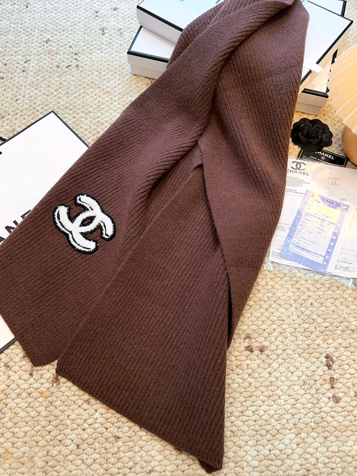 C30678 CHANEL【New Arrival】The latest knitting collection from Chanel store! This is a truly rare design—it is also the first scarf in Gucci’s line to use solid knitting techniques. It will definitely become the best-selling item for Gucci’s autumn and win — image 8