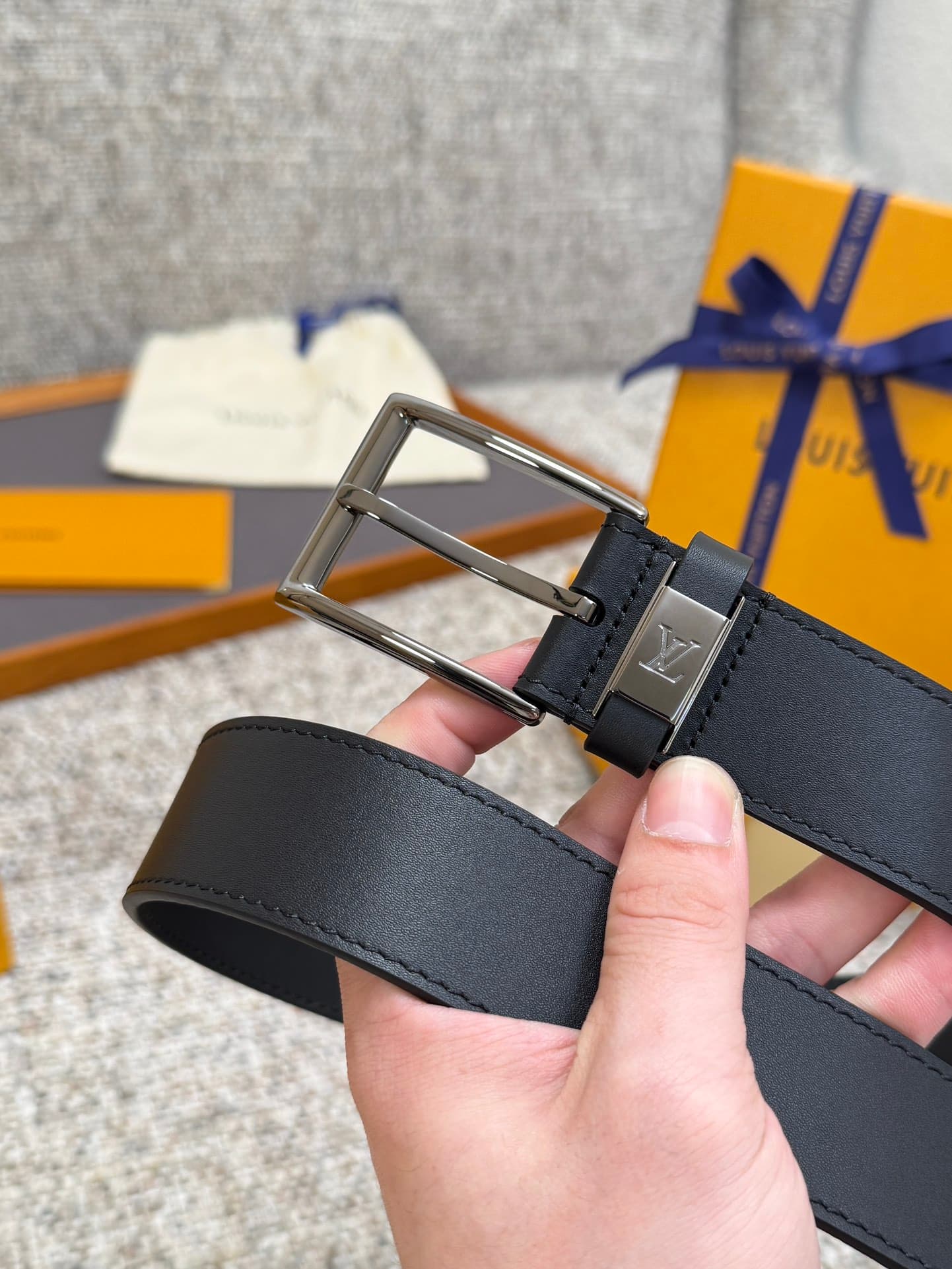 C32894 Louis Vuitton LV Belt Collection/series, original hardware, delicate hand-painted edges, soft and comfortable, wide 3.5 — image 3