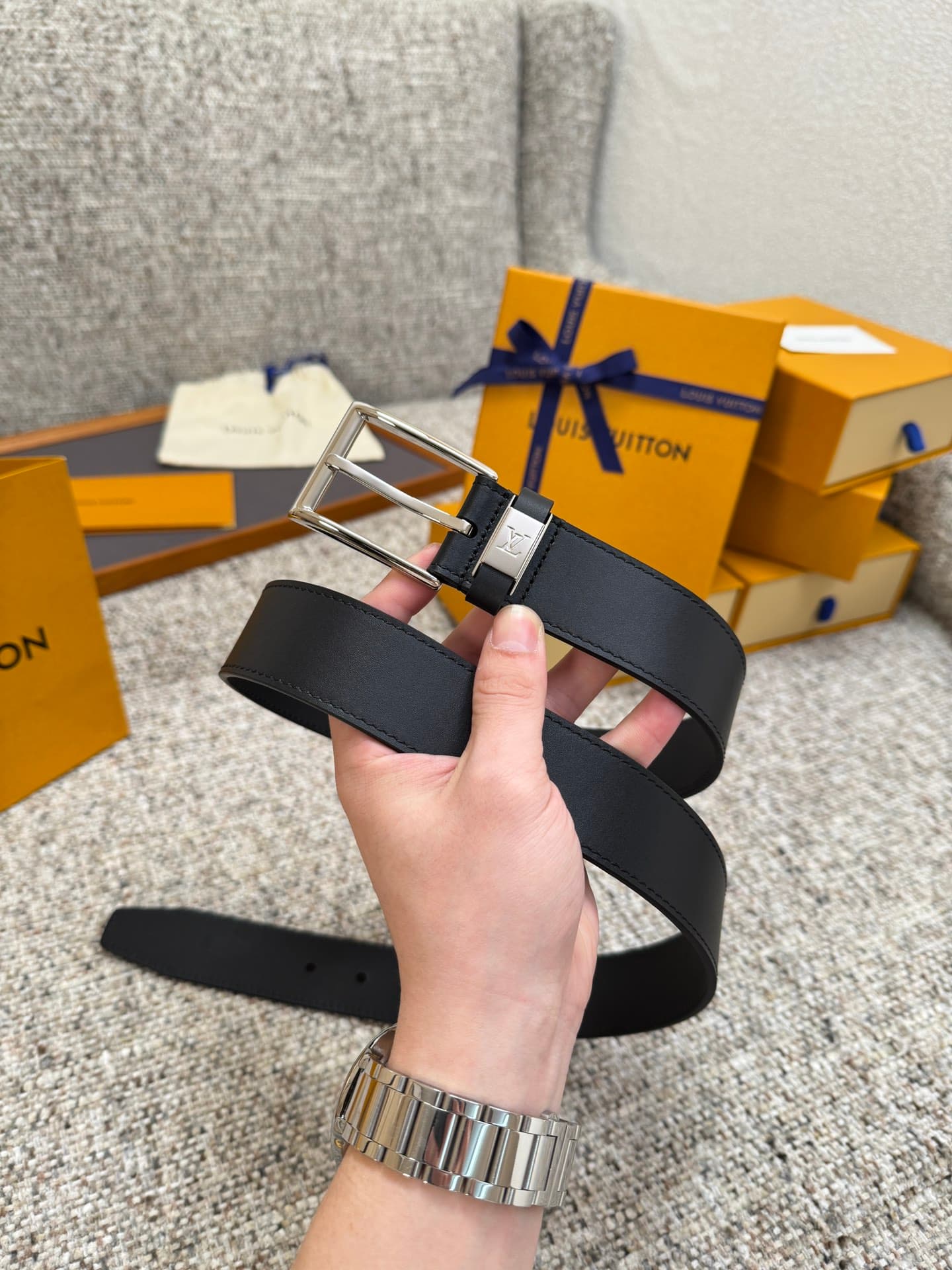 C32891 Louis Vuitton LV Belt Collection/series, original hardware, delicate hand-painted edges, soft and comfortable, wide 3.5 — image 2