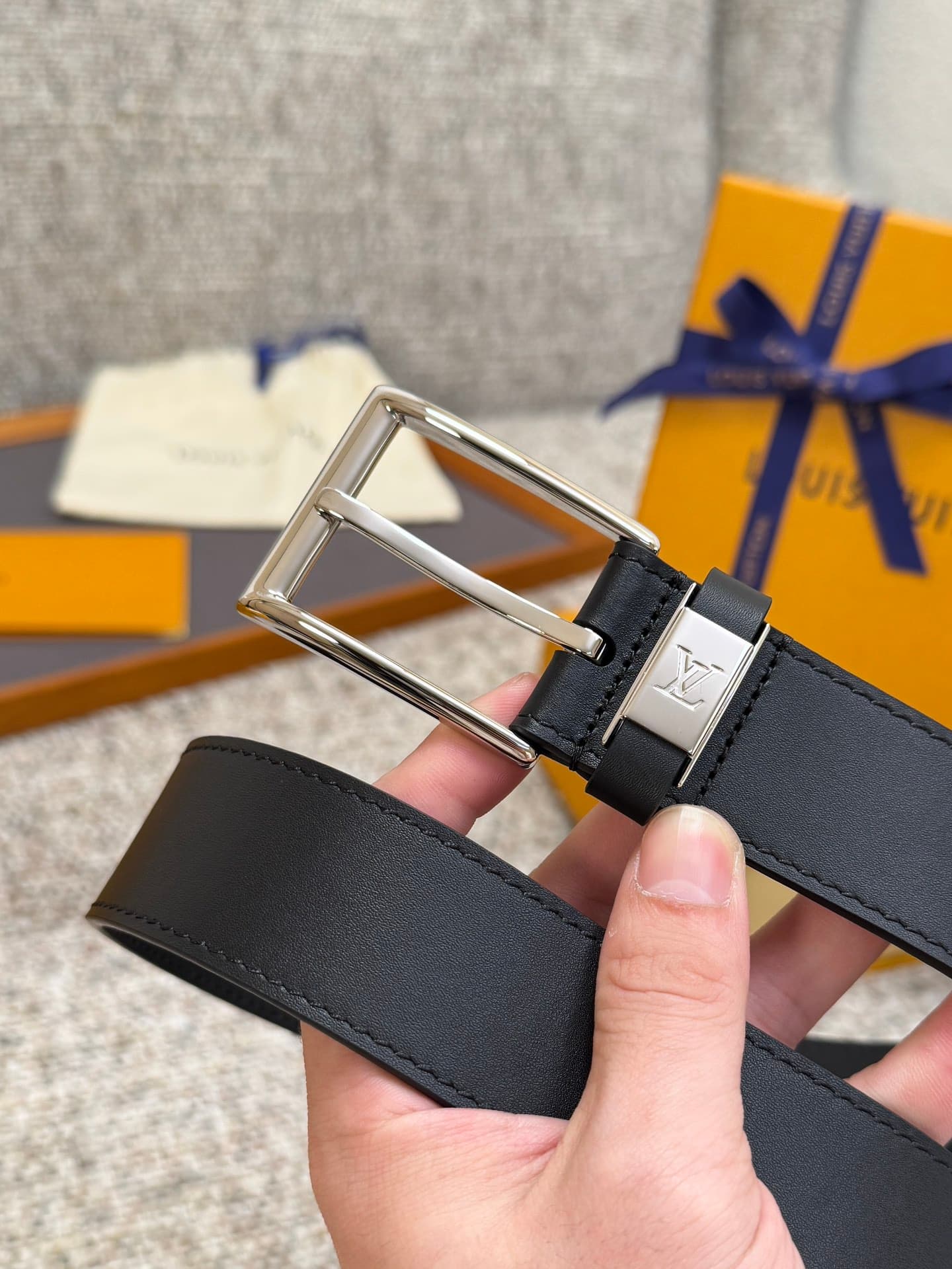 C32891 Louis Vuitton LV Belt Collection/series, original hardware, delicate hand-painted edges, soft and comfortable, wide 3.5 — image 3