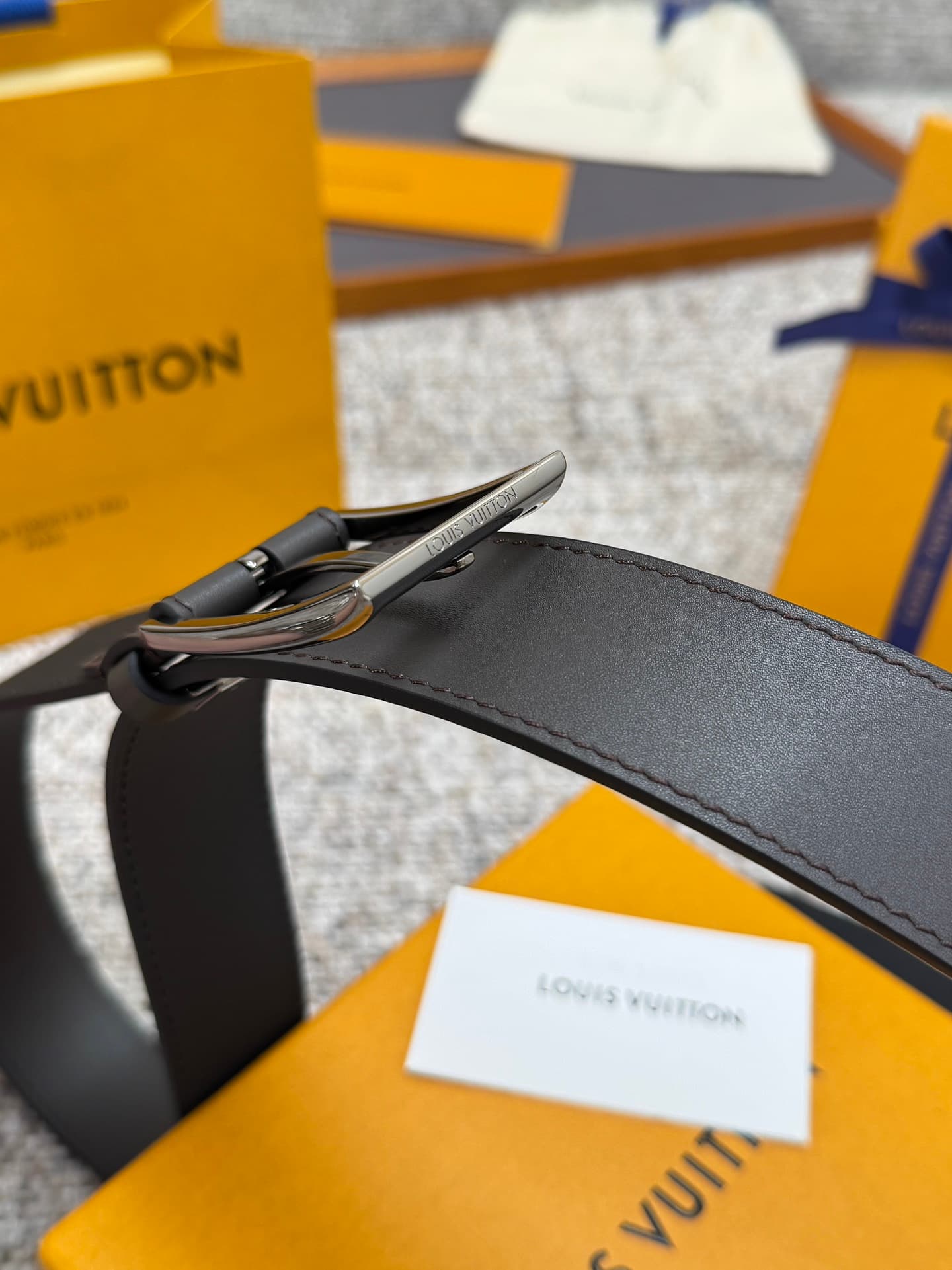 C32889 Louis Vuitton LV Belt Collection/series. Original hardware. Exquisite hand-painted edges. Soft and comfortable. Wide 3.5 — image 4