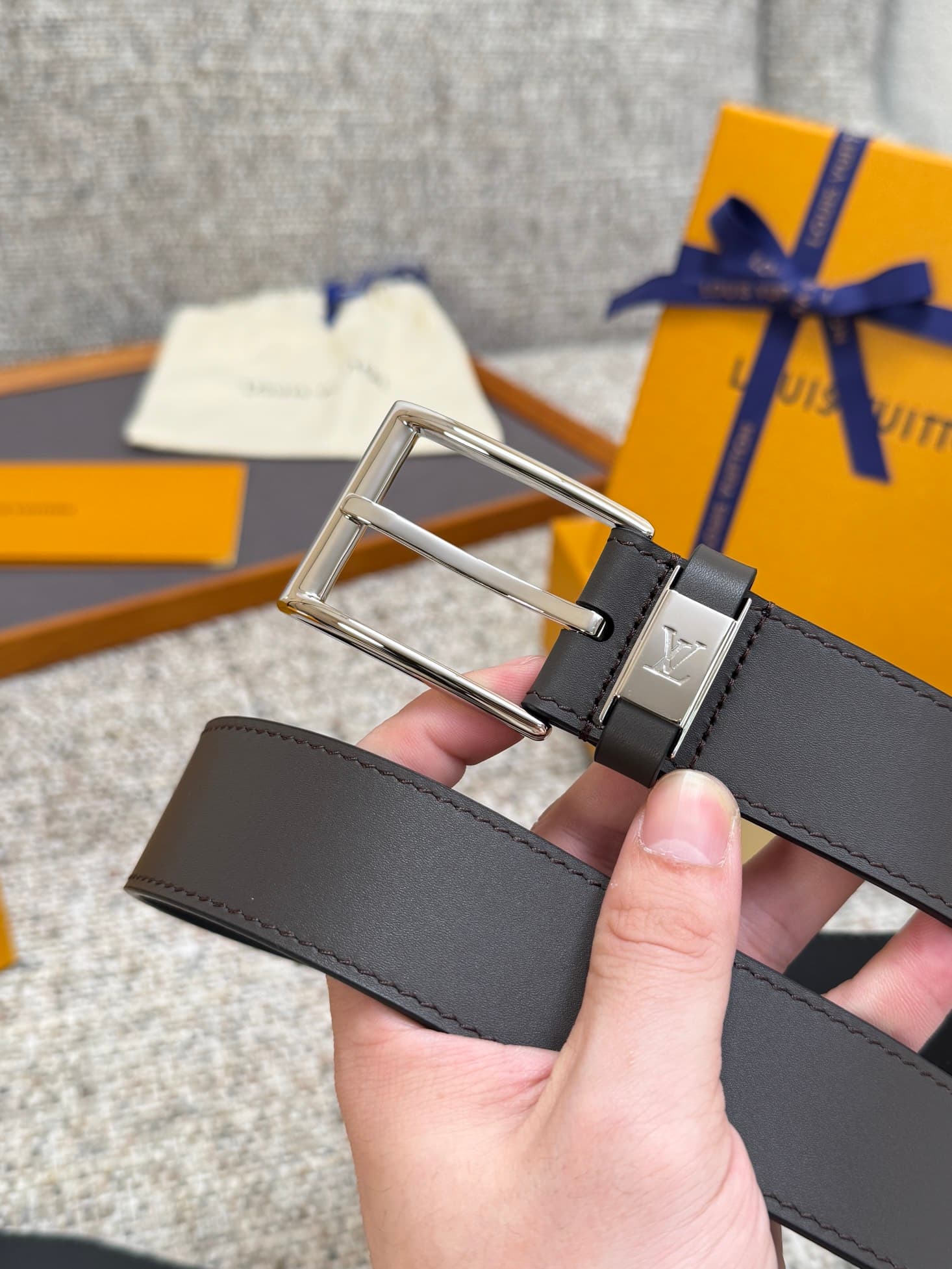 C32888 Louis Vuitton LV Belt Collection/series, original hardware, exquisite hand-painted edges, soft and comfortable, wide 3.5 — image 3
