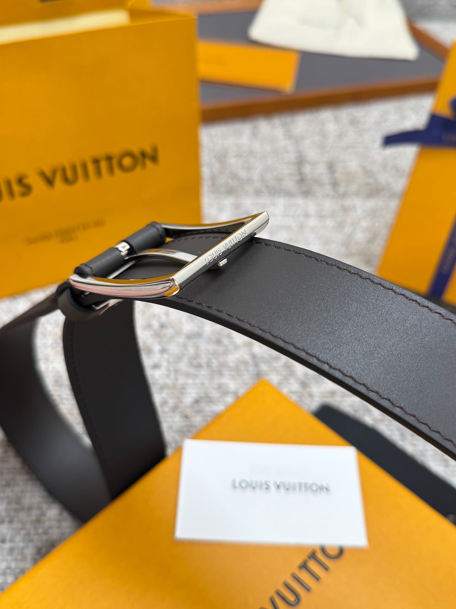 C32888 Louis Vuitton LV Belt Collection/series, original hardware, exquisite hand-painted edges, soft and comfortable, wide 3.5 — image 4