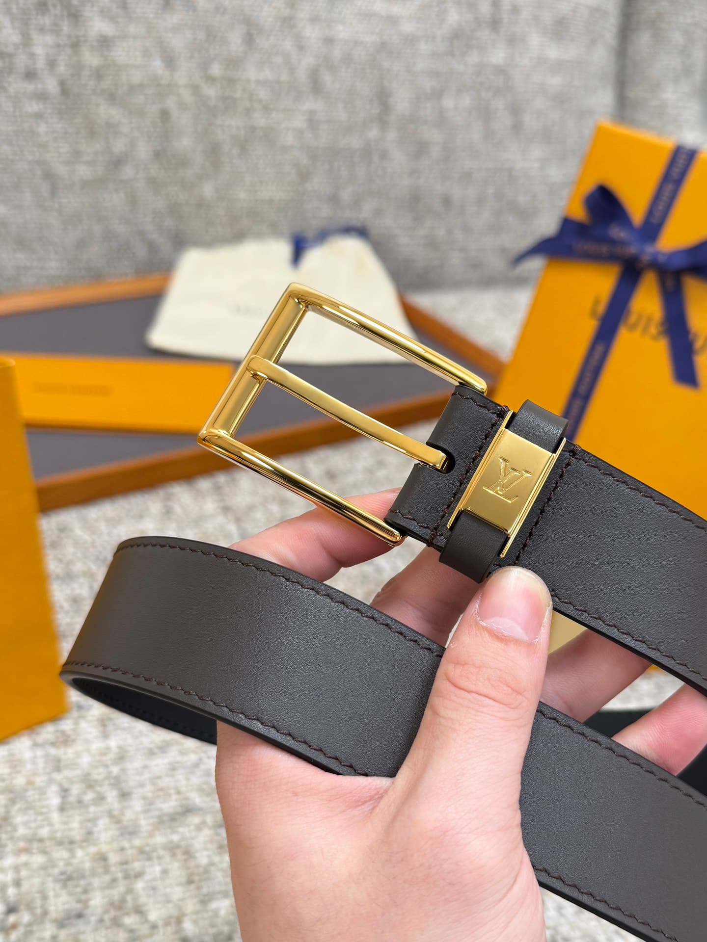 C32887 Louis Vuitton LV Belt Collection/series, original hardware, exquisite hand-painted edges, soft and comfortable, wide 3.5 — image 3