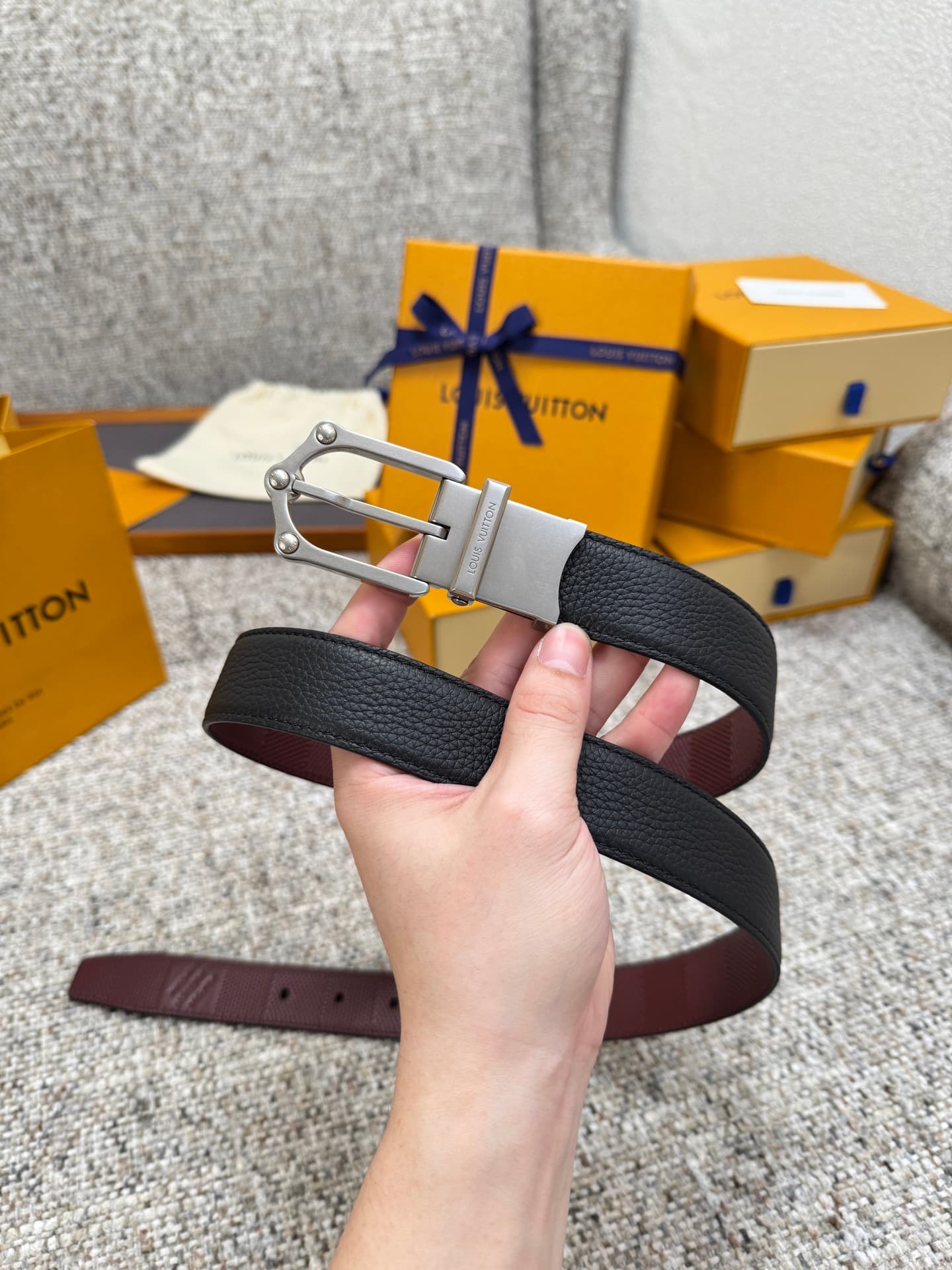 C32883 Louis Vuitton LV Belt FROG Double-Sided Belt Collection. Original hardware. Exquisite hand-painted edges. Soft and comfortable. Wide 3.0 — image 2