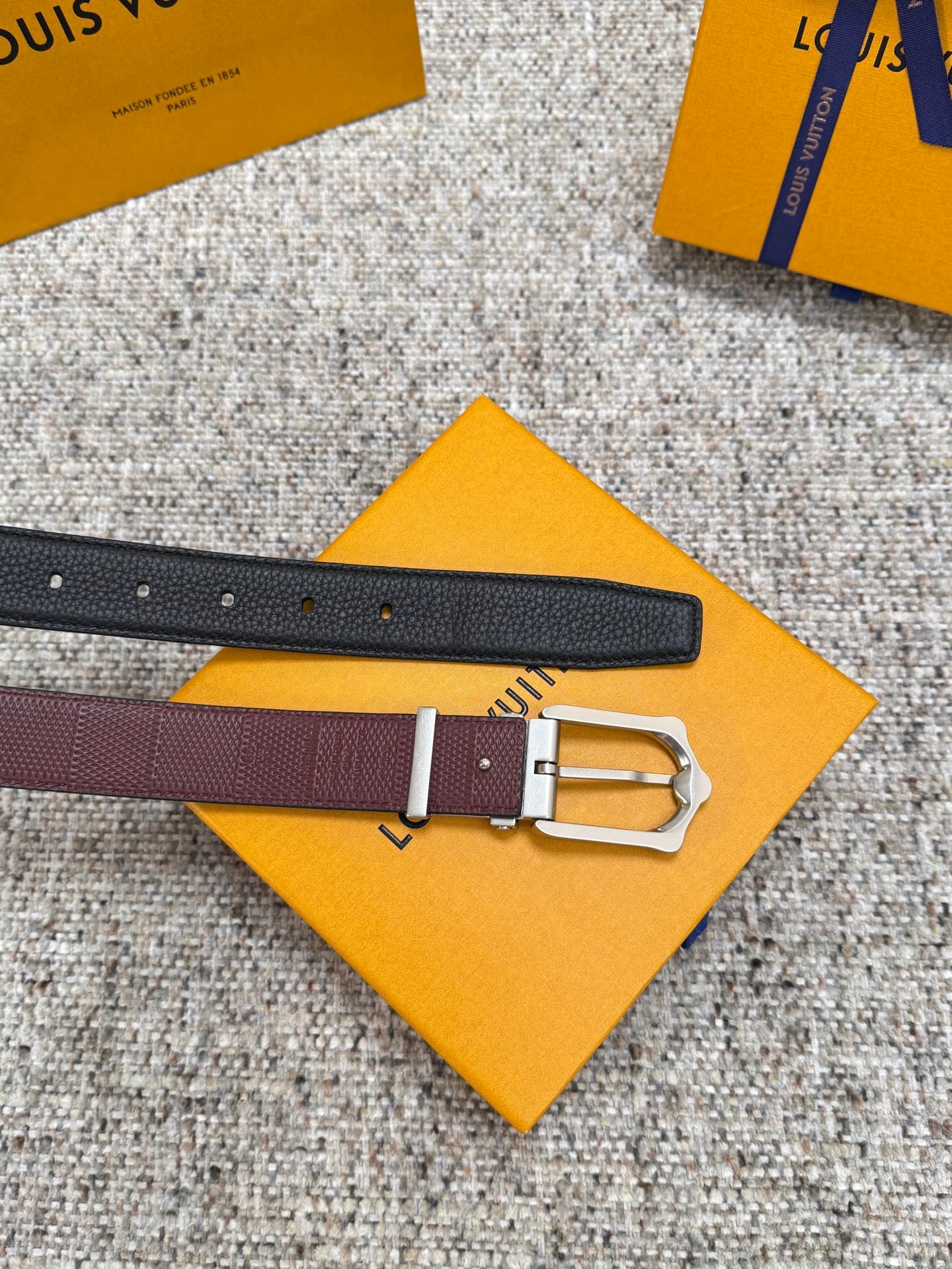 C32883 Louis Vuitton LV Belt FROG Double-Sided Belt Collection. Original hardware. Exquisite hand-painted edges. Soft and comfortable. Wide 3.0 — image 7