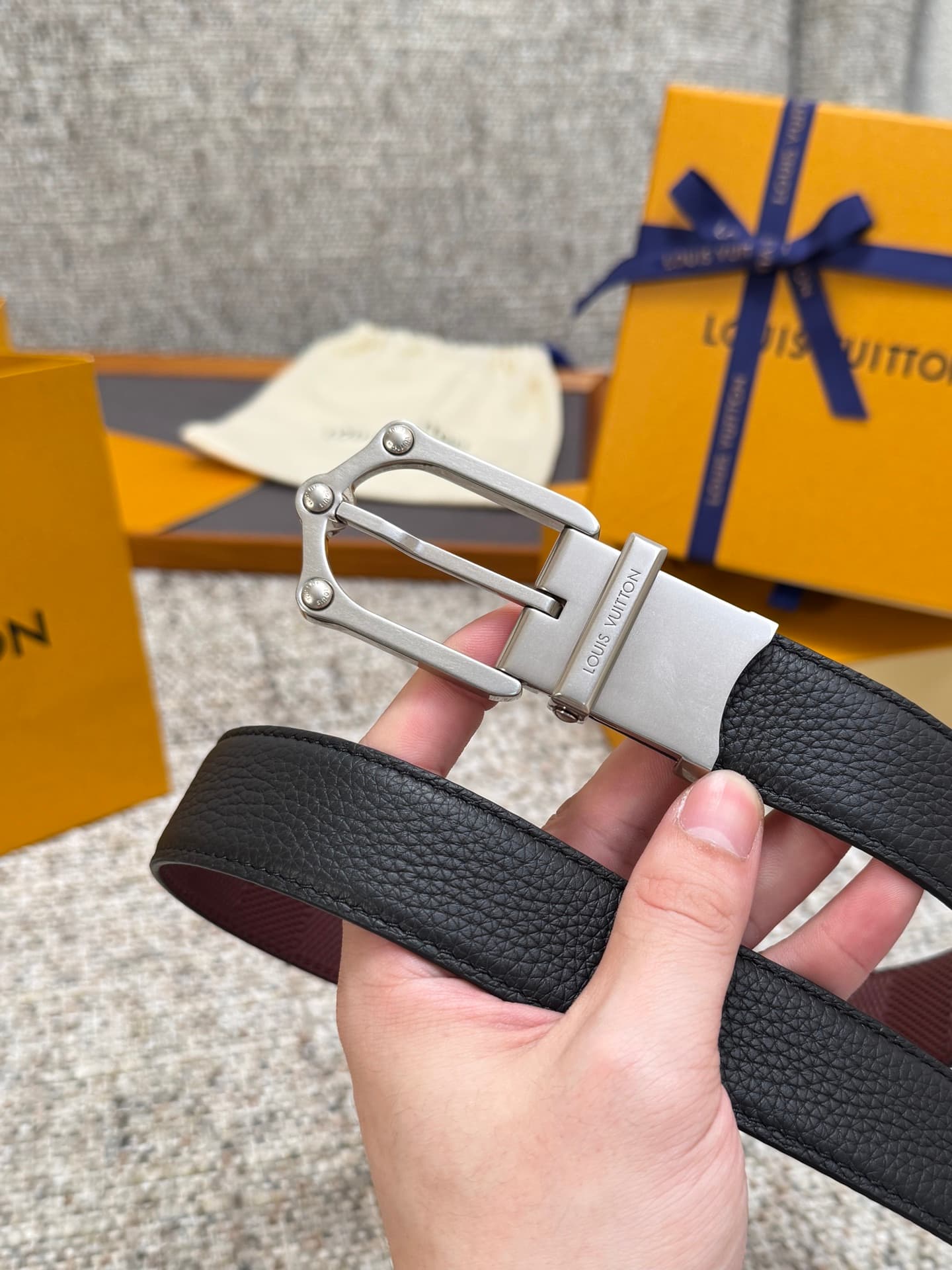 C32883 Louis Vuitton LV Belt FROG Double-Sided Belt Collection. Original hardware. Exquisite hand-painted edges. Soft and comfortable. Wide 3.0 — image 3