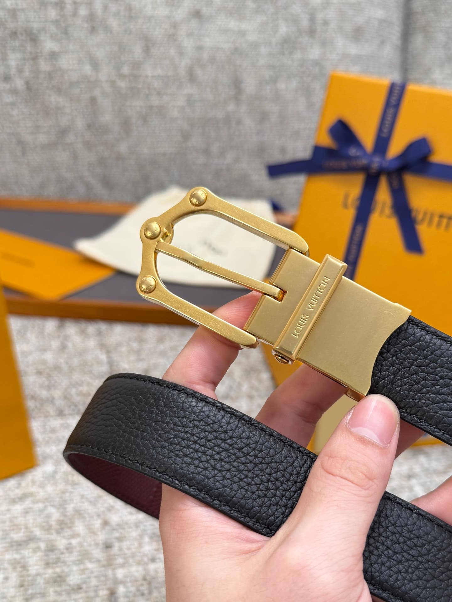 C32882 Louis Vuitton LV Belt FROG Double-Sided Belt Collection. Original hardware. Exquisite hand-painted edges. Soft and comfortable. Wide 3.0 — image 3