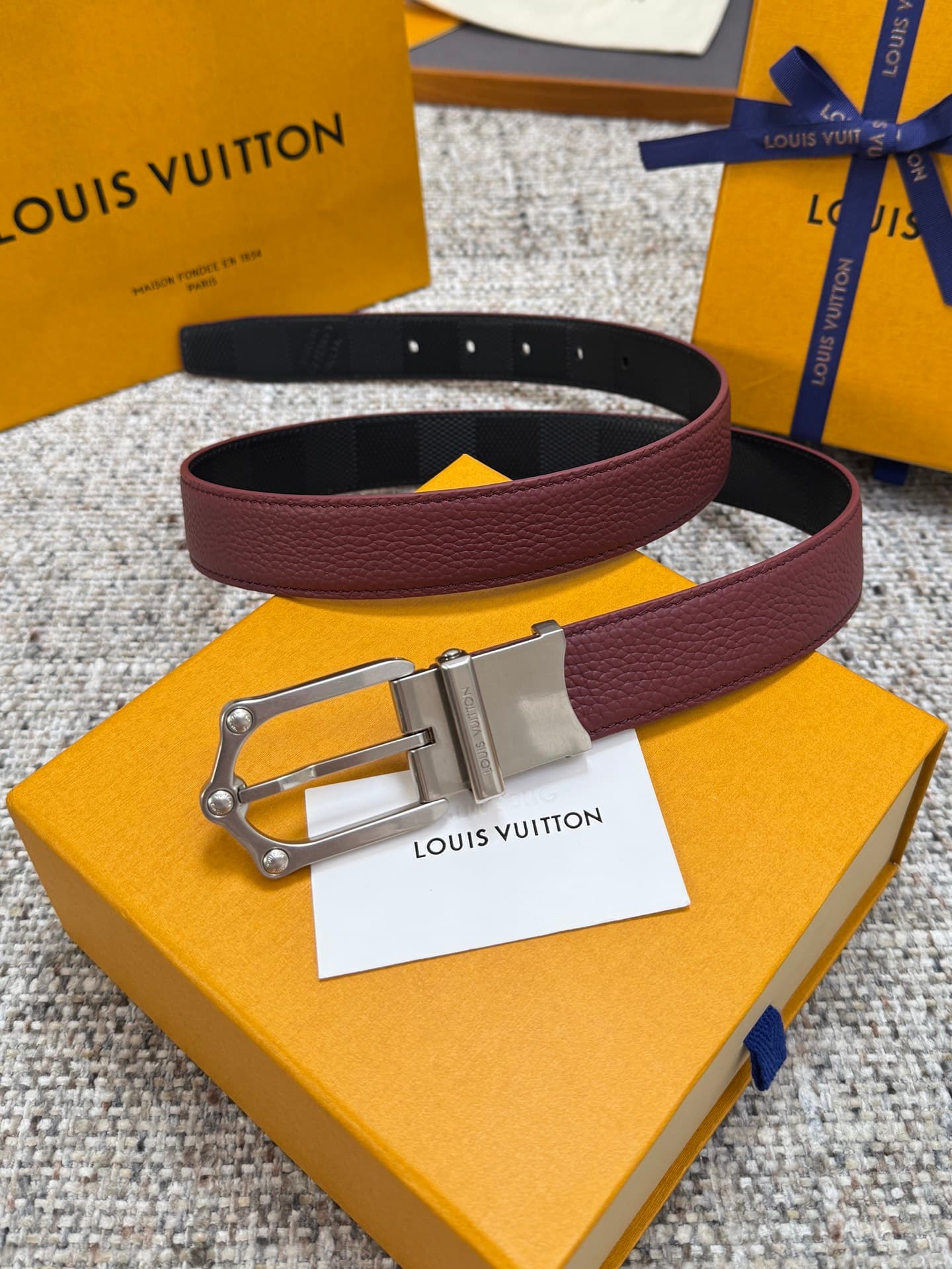 C32881 Louis Vuitton LV Belt FROG Dual-sided belt collection. Original hardware. Delicate hand-painted edges. Soft and comfortable. Wide 3.0 — image 5