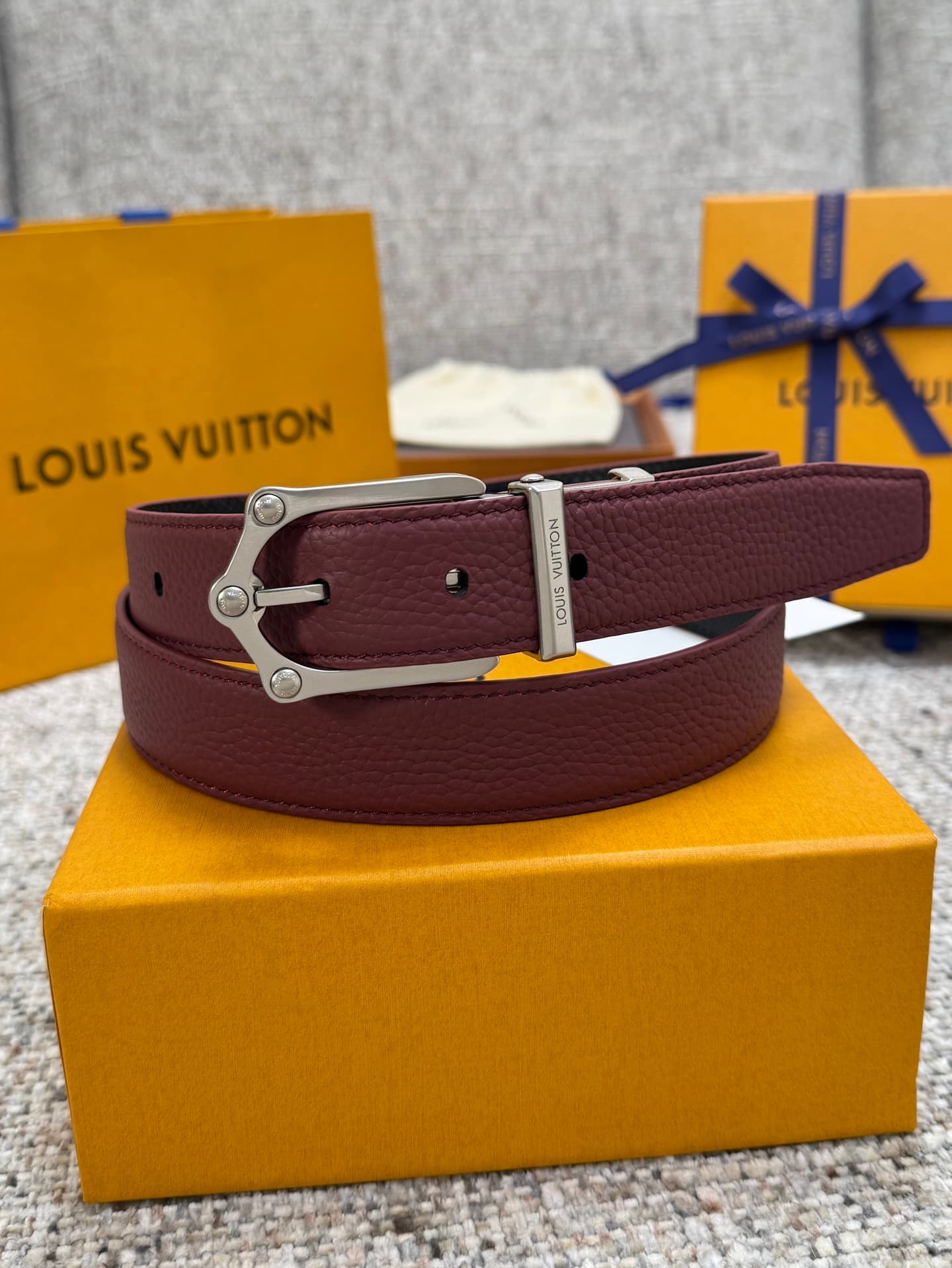 C32881 Louis Vuitton LV Belt FROG Dual-sided belt collection. Original hardware. Delicate hand-painted edges. Soft and comfortable. Wide 3.0 — image 1