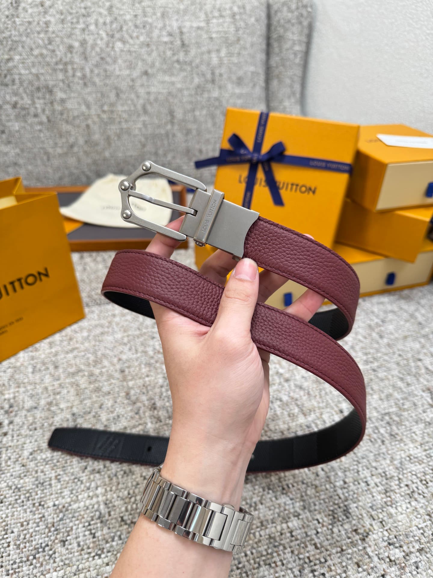 C32881 Louis Vuitton LV Belt FROG Dual-sided belt collection. Original hardware. Delicate hand-painted edges. Soft and comfortable. Wide 3.0 — image 2
