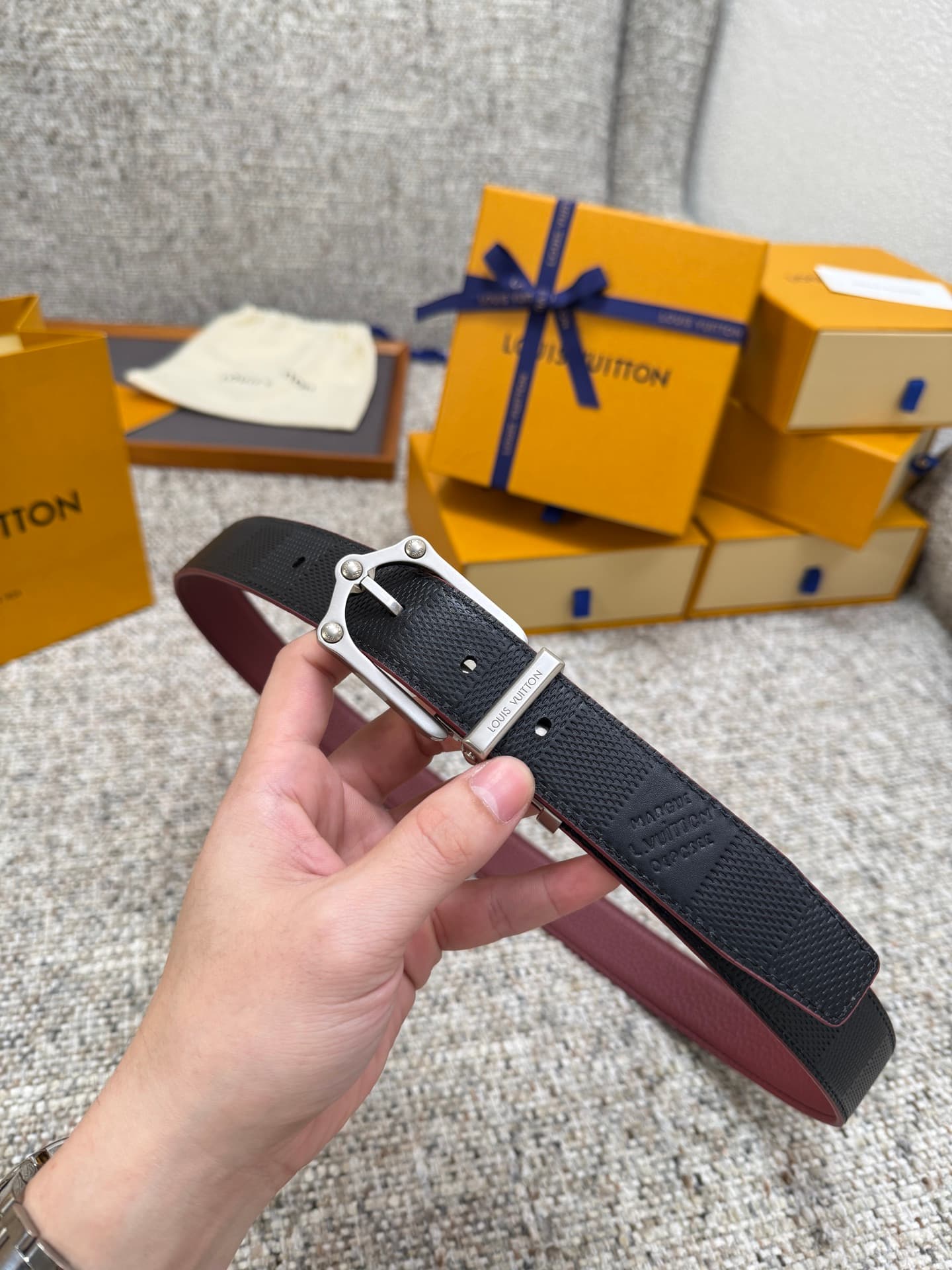 C32881 Louis Vuitton LV Belt FROG Dual-sided belt collection. Original hardware. Delicate hand-painted edges. Soft and comfortable. Wide 3.0 — image 8