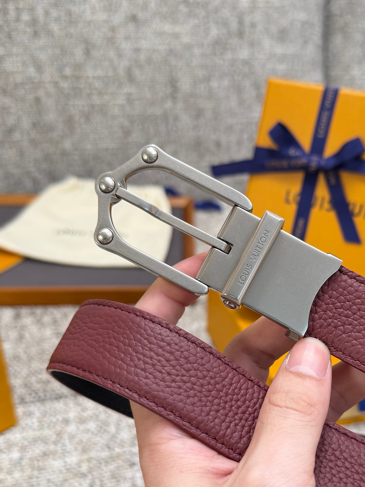 C32881 Louis Vuitton LV Belt FROG Dual-sided belt collection. Original hardware. Delicate hand-painted edges. Soft and comfortable. Wide 3.0 — image 3