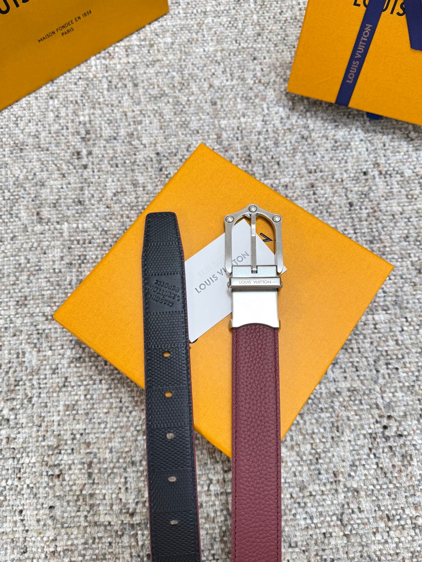 C32881 Louis Vuitton LV Belt FROG Dual-sided belt collection. Original hardware. Delicate hand-painted edges. Soft and comfortable. Wide 3.0 — image 6
