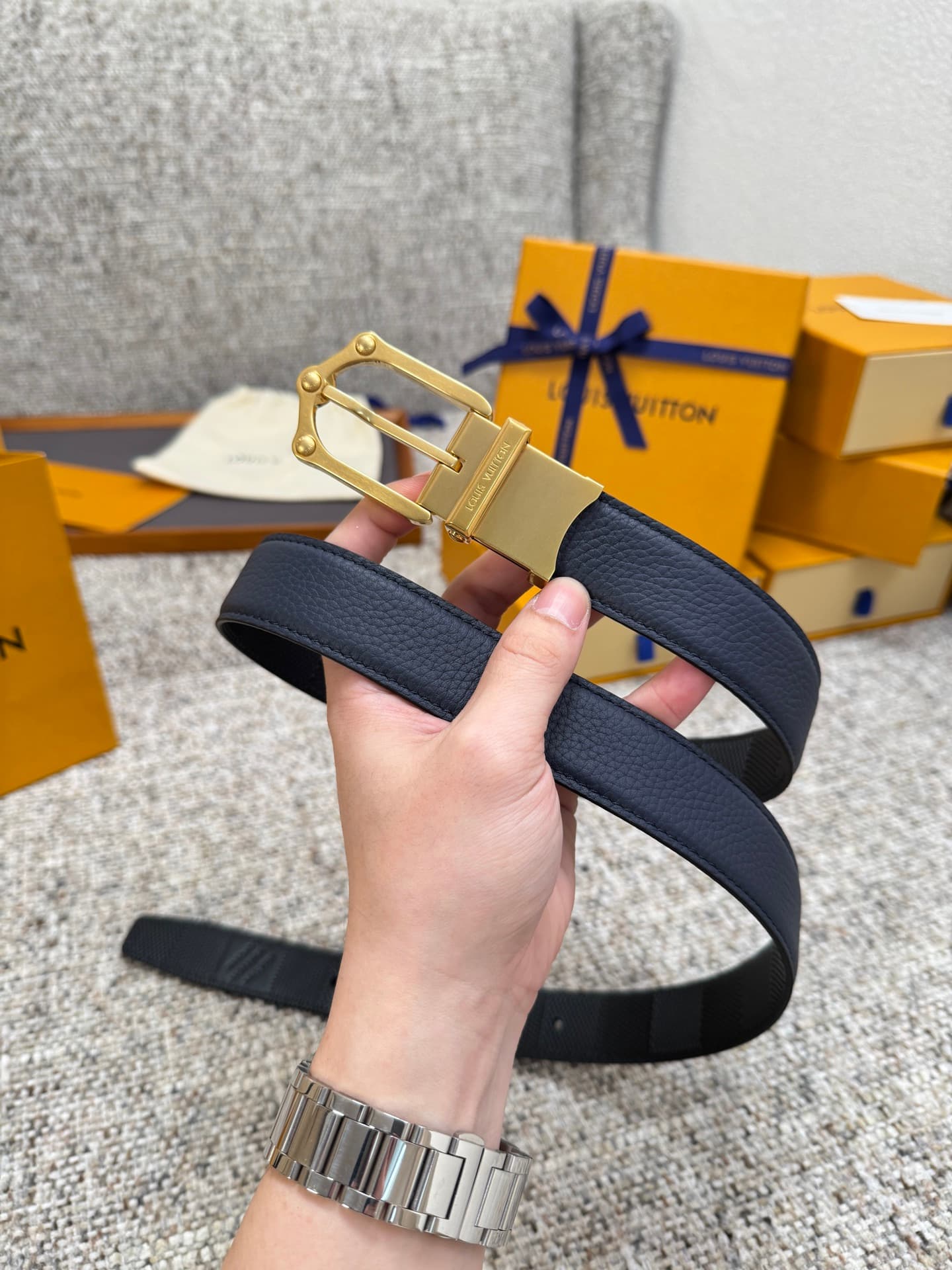 C32879 Louis Vuitton LV Belt FROG Double-Sided Belt Collection. Original hardware. Delicate hand-painted edges. Soft and comfortable. Wide 3.0 — image 2