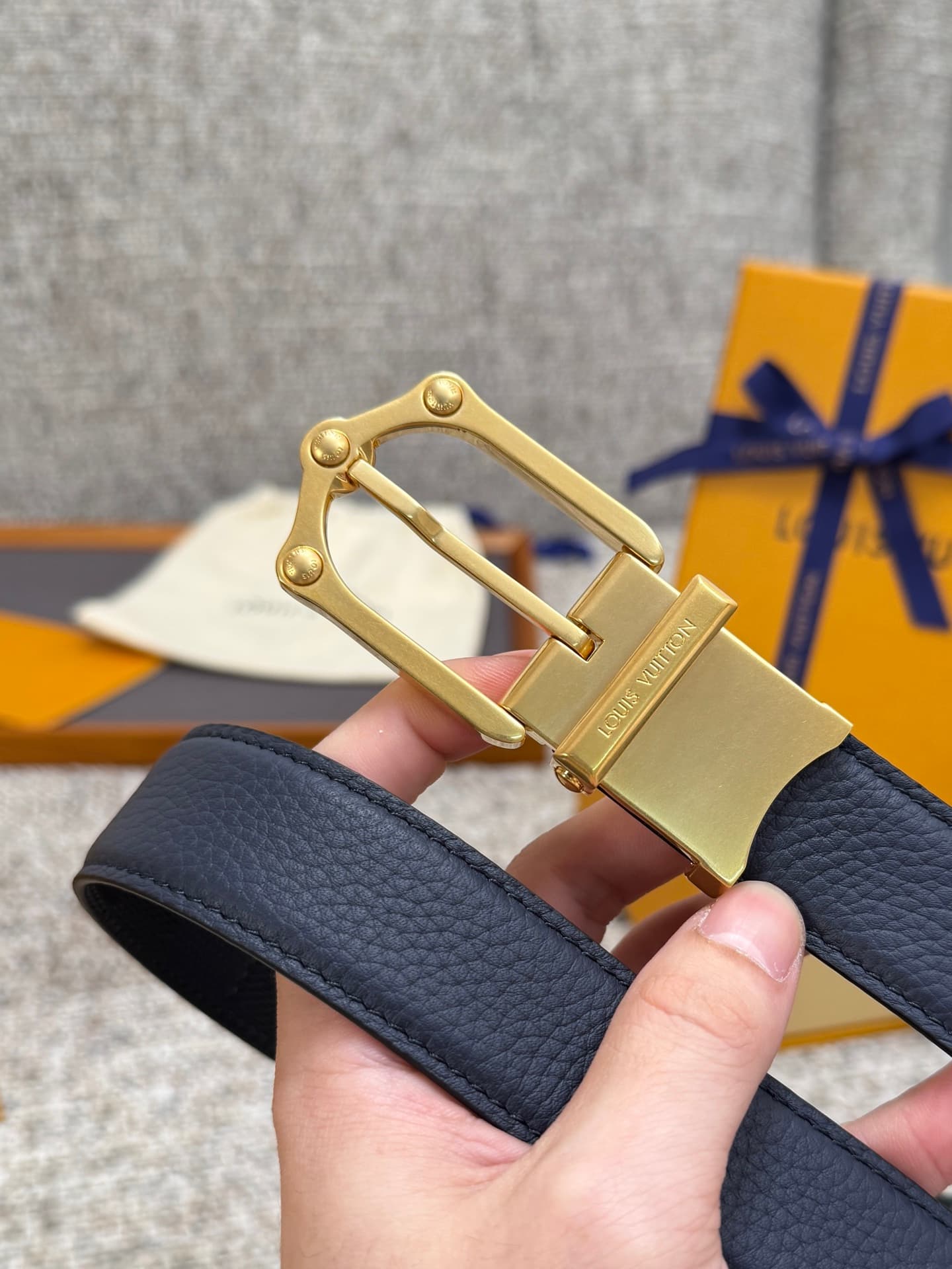 C32879 Louis Vuitton LV Belt FROG Double-Sided Belt Collection. Original hardware. Delicate hand-painted edges. Soft and comfortable. Wide 3.0 — image 3