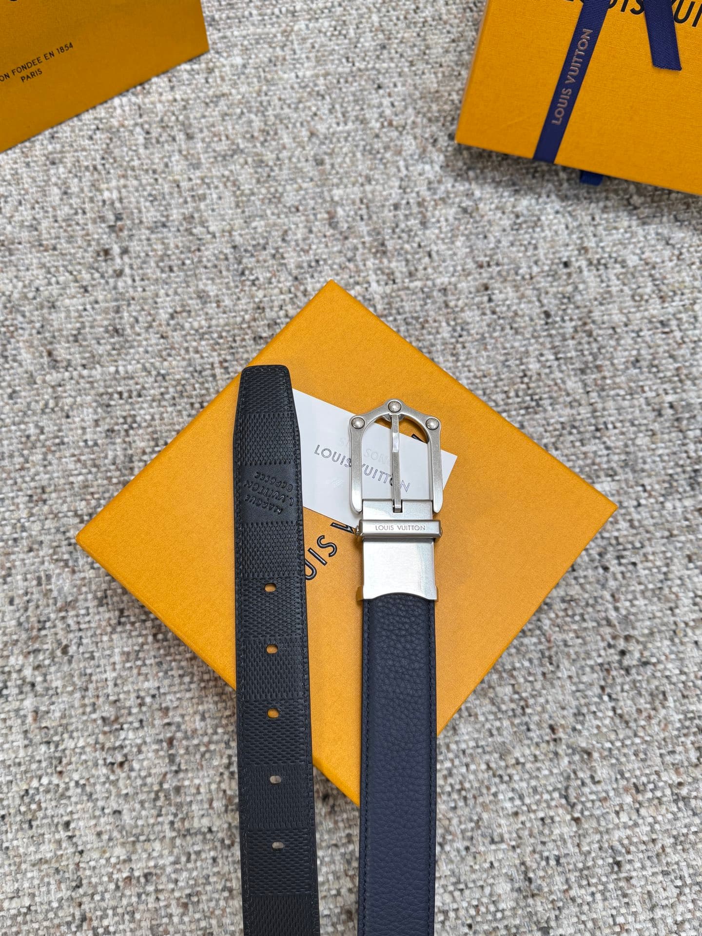C32878 Louis Vuitton LV Belt FROG Double-Sided Belt Collection. Original hardware. Exquisite hand-painted edges. Soft and comfortable. Wide 3.0 — image 6