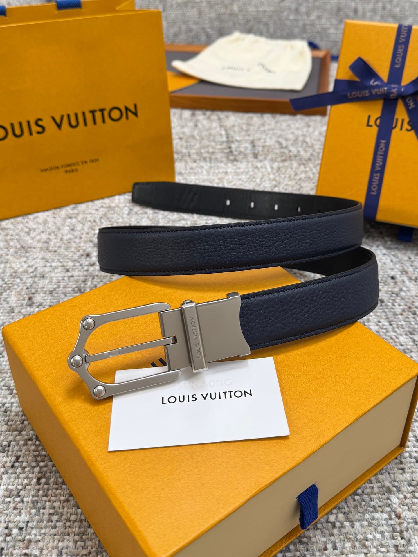 C32878 Louis Vuitton LV Belt FROG Double-Sided Belt Collection. Original hardware. Exquisite hand-painted edges. Soft and comfortable. Wide 3.0 — image 5