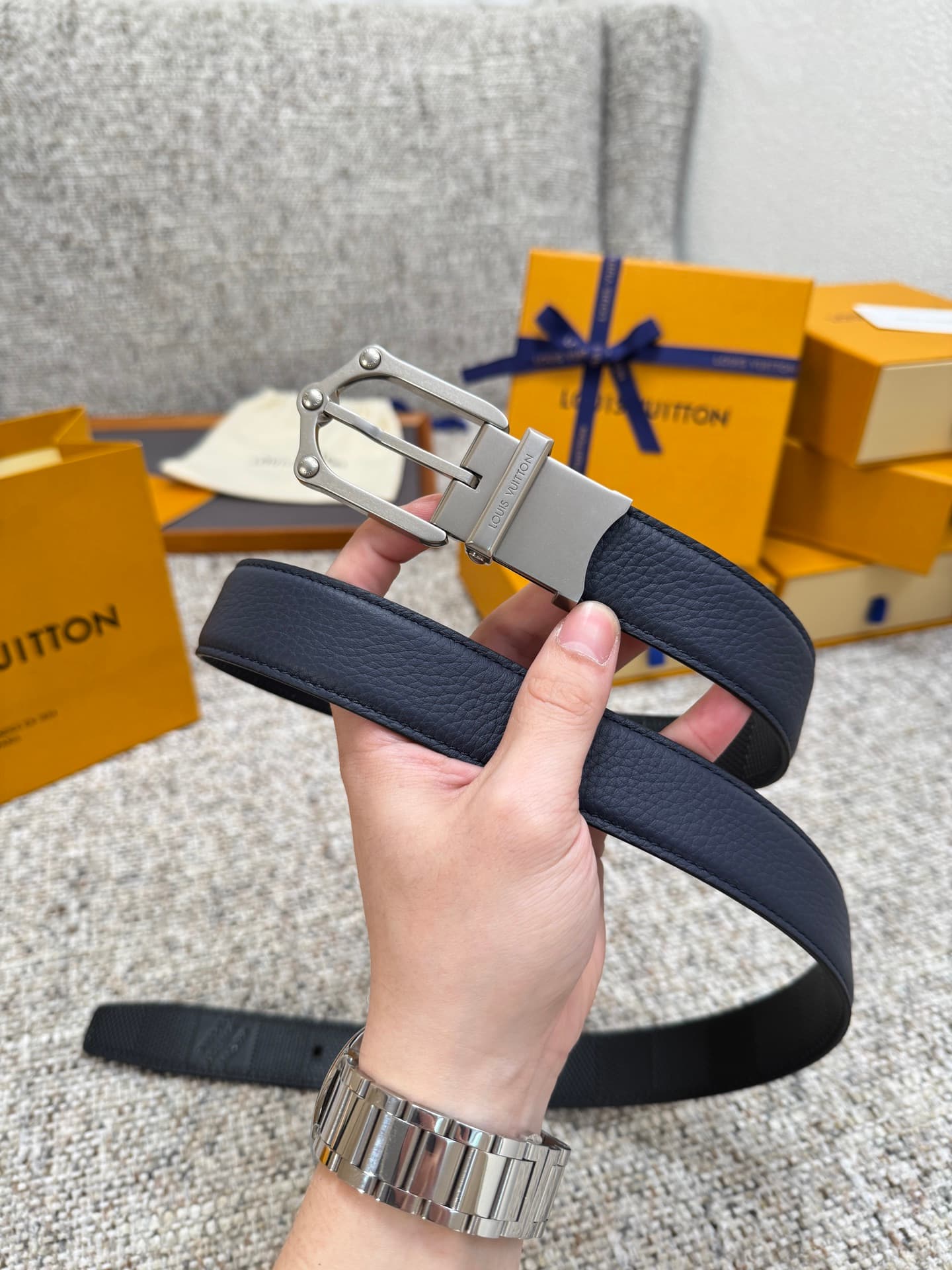 C32878 Louis Vuitton LV Belt FROG Double-Sided Belt Collection. Original hardware. Exquisite hand-painted edges. Soft and comfortable. Wide 3.0 — image 2