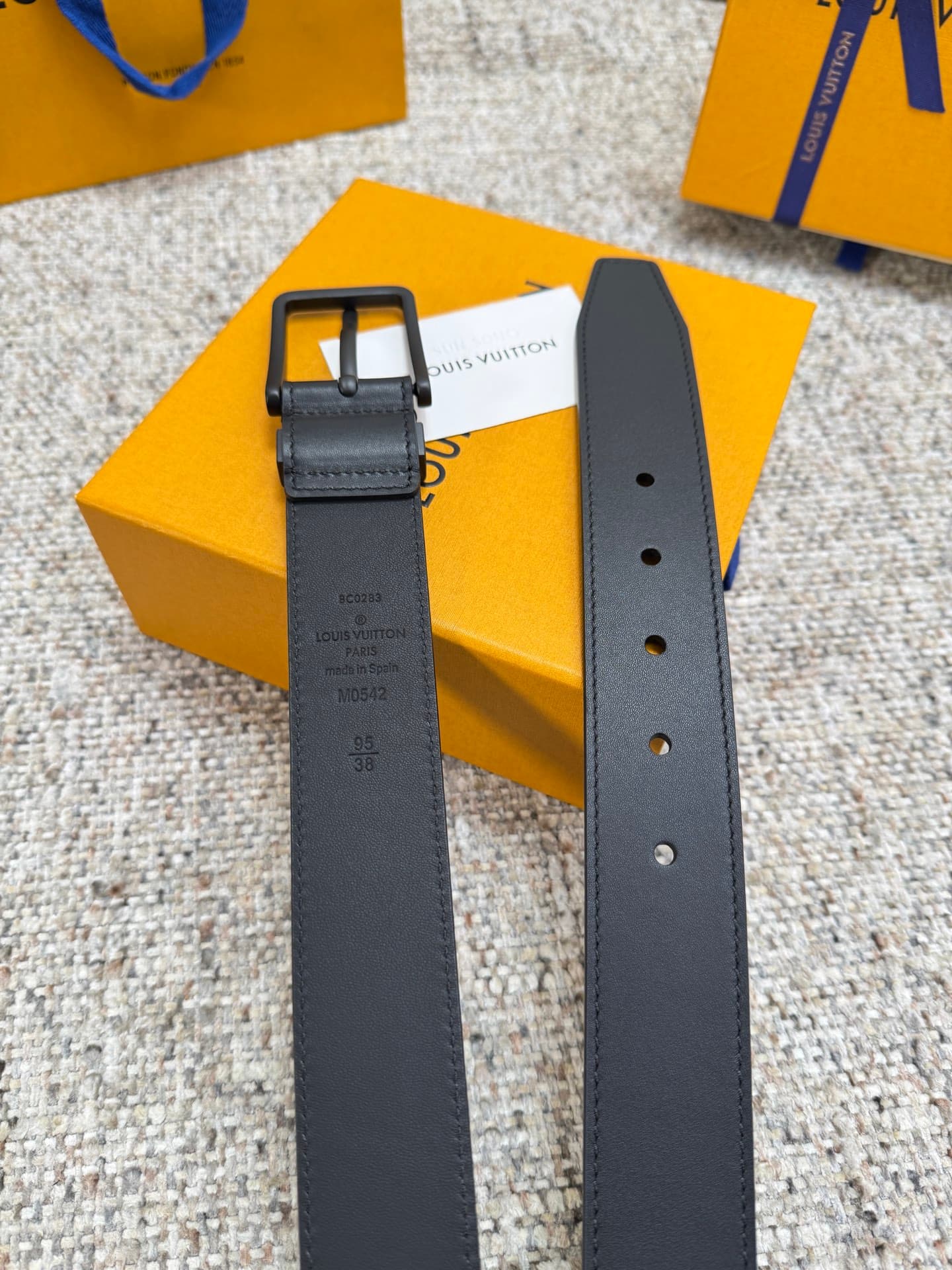 C32885 Louis Vuitton LV Belt, Plain weave series, original hardware, delicate hand-painted edges, soft and comfortable, wide 3.5 — image 7