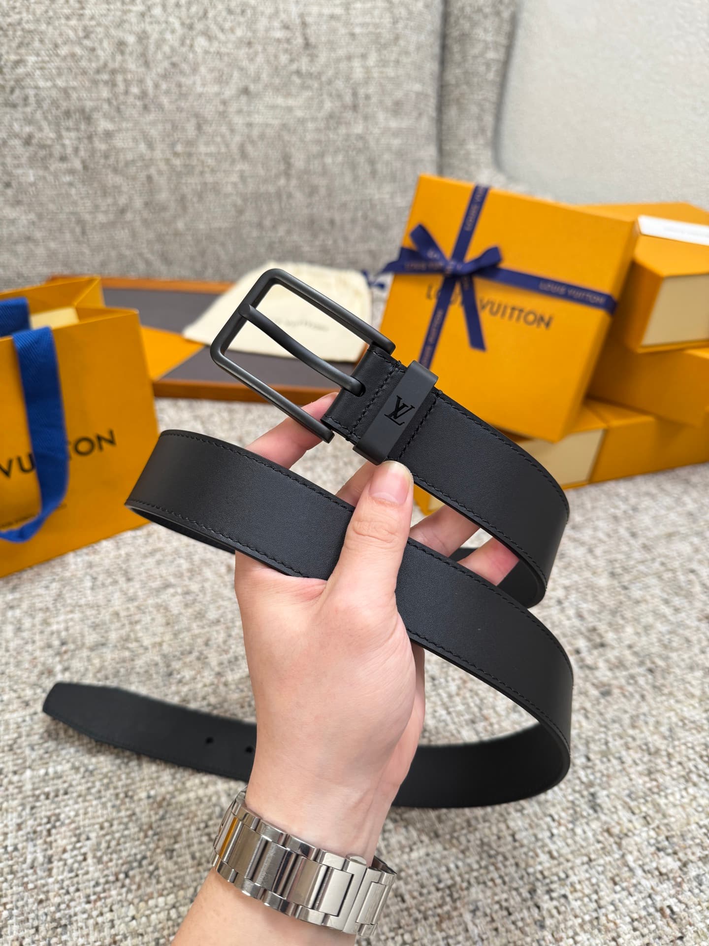 C32885 Louis Vuitton LV Belt, Plain weave series, original hardware, delicate hand-painted edges, soft and comfortable, wide 3.5 — image 2