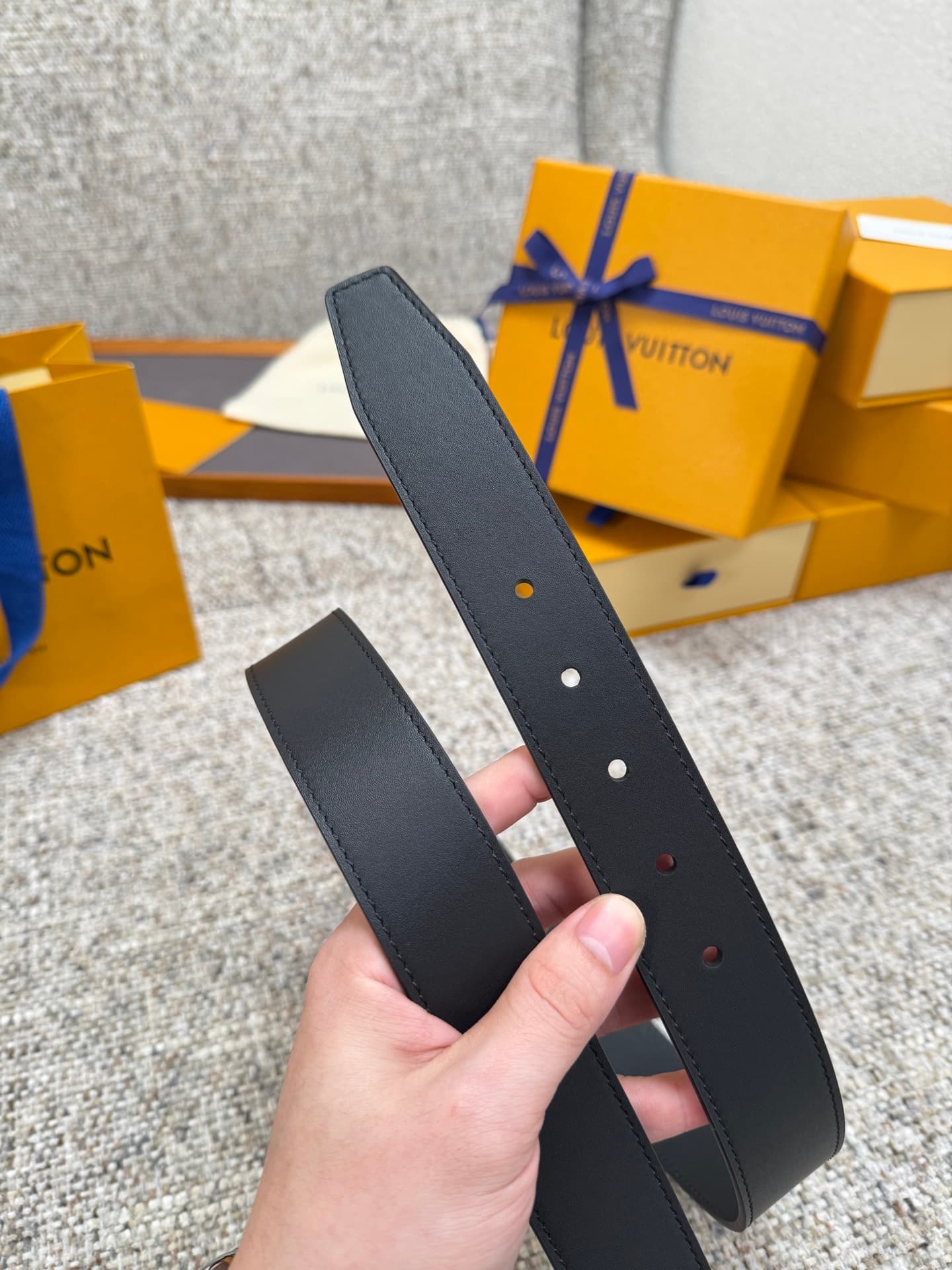 C32885 Louis Vuitton LV Belt, Plain weave series, original hardware, delicate hand-painted edges, soft and comfortable, wide 3.5 — image 4