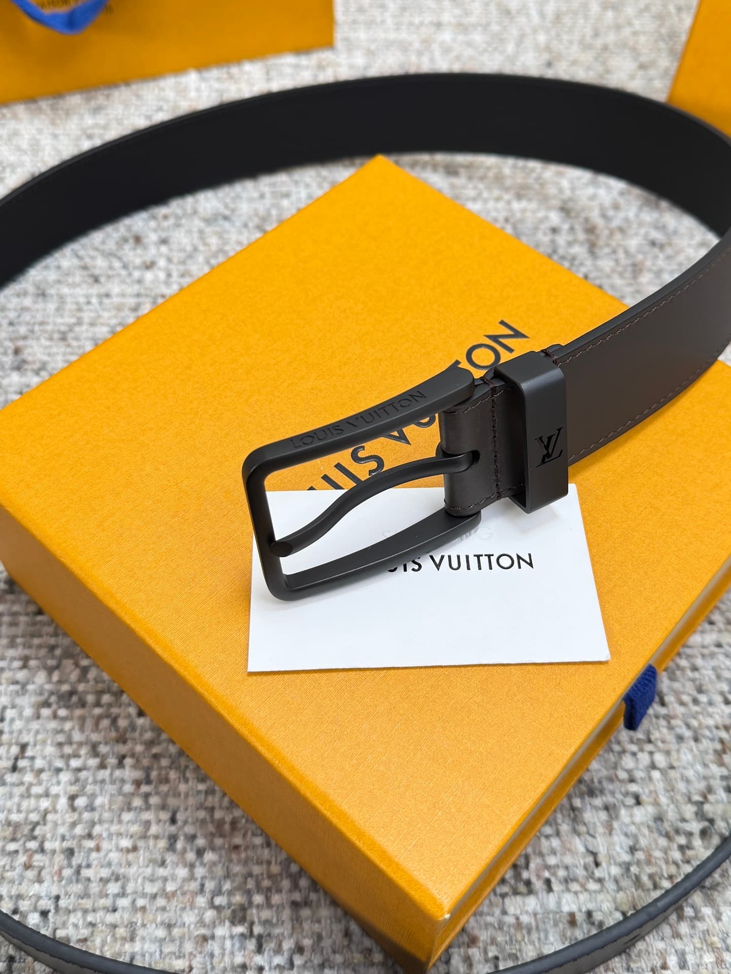 C32884 Louis Vuitton LV Belt, Plain Weave Collection, Original Hardware, Delicate Hand-Drawn Edges, Soft and Comfortable, Wide 3.5 — image 8