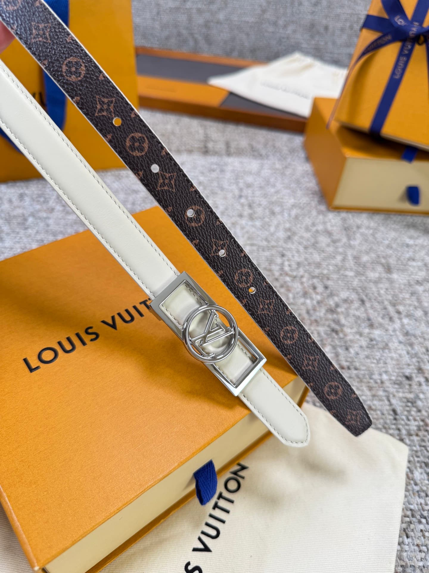 C32983 Louis Vuitton LV Belt BLOOM Series – Original hardware, delicate hand-painted edges, soft and comfortable, wide 2.0 — image 3