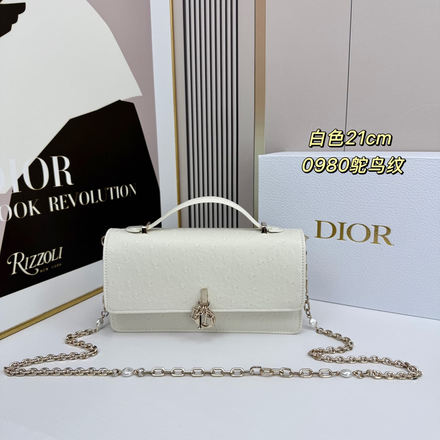 C1832 The latest brick-shaped handbag with a pearl chain design 🎀 – made of cowhide fabric with ostrich pattern patterns, and featuring classic letter-shaped decorative straps 🎀👏. The unique handle design, combined with the soft ostrich pattern, makes it  — image 1