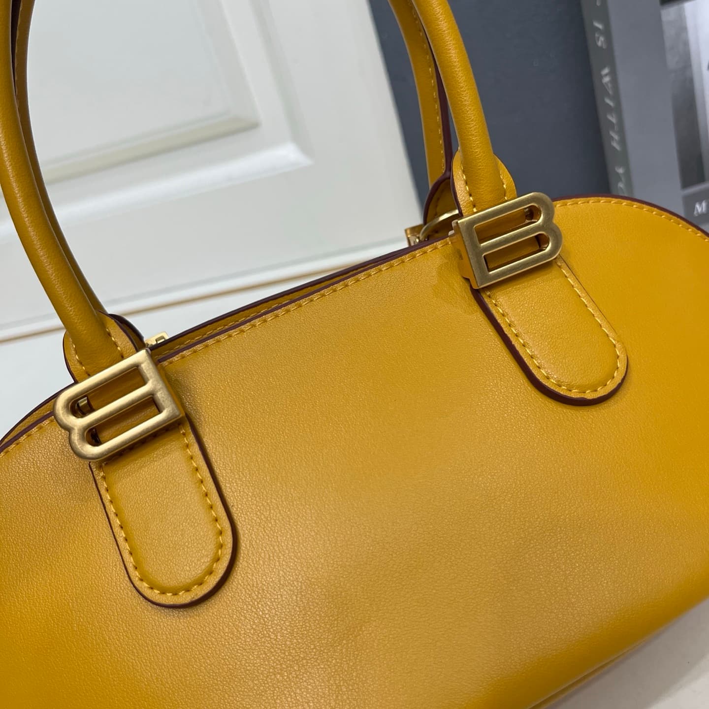 C3244 Balenciaga 2026 Bolero design, shell bag, top-grade cowhide — image 5